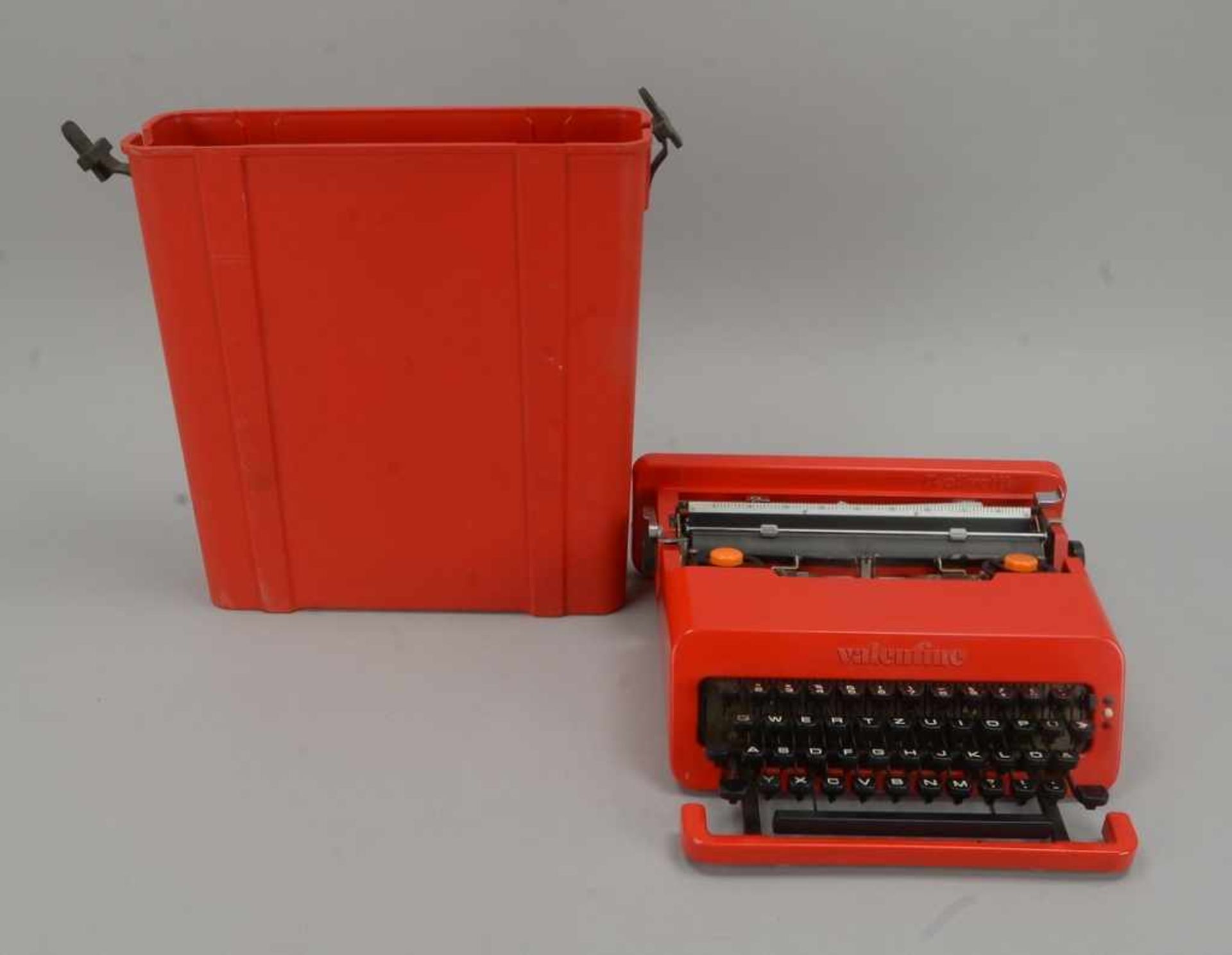 Reise-Schreibmaschine (Italien, Sammler-'Kultobjekt' - Modell im Museum of Modern Art/New Yorkt), - Bild 2 aus 2