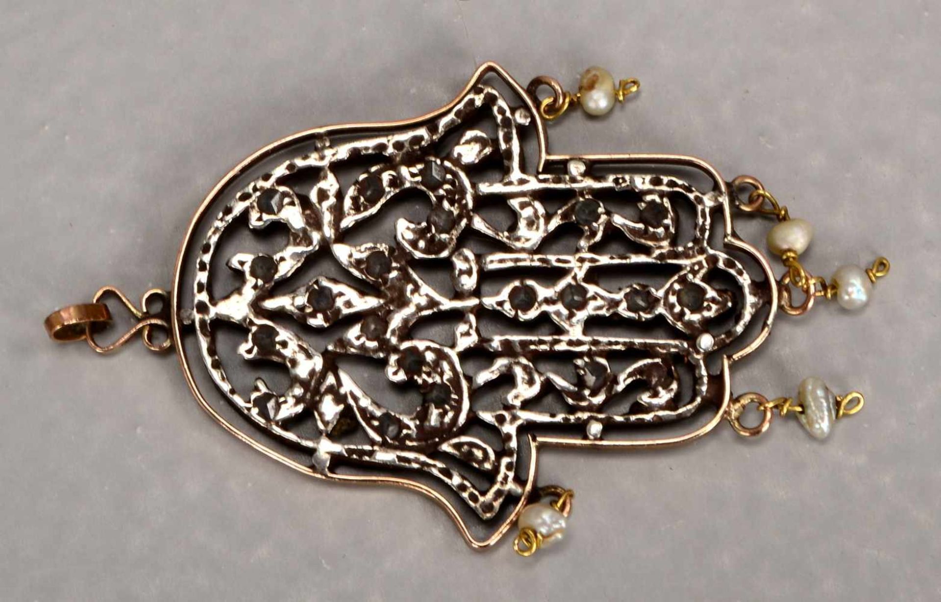 Anhänger, alt, sogenannte 'Hand Fatimas', Gold und Silber, besetzt mit Perlen und Schmucksteinen;