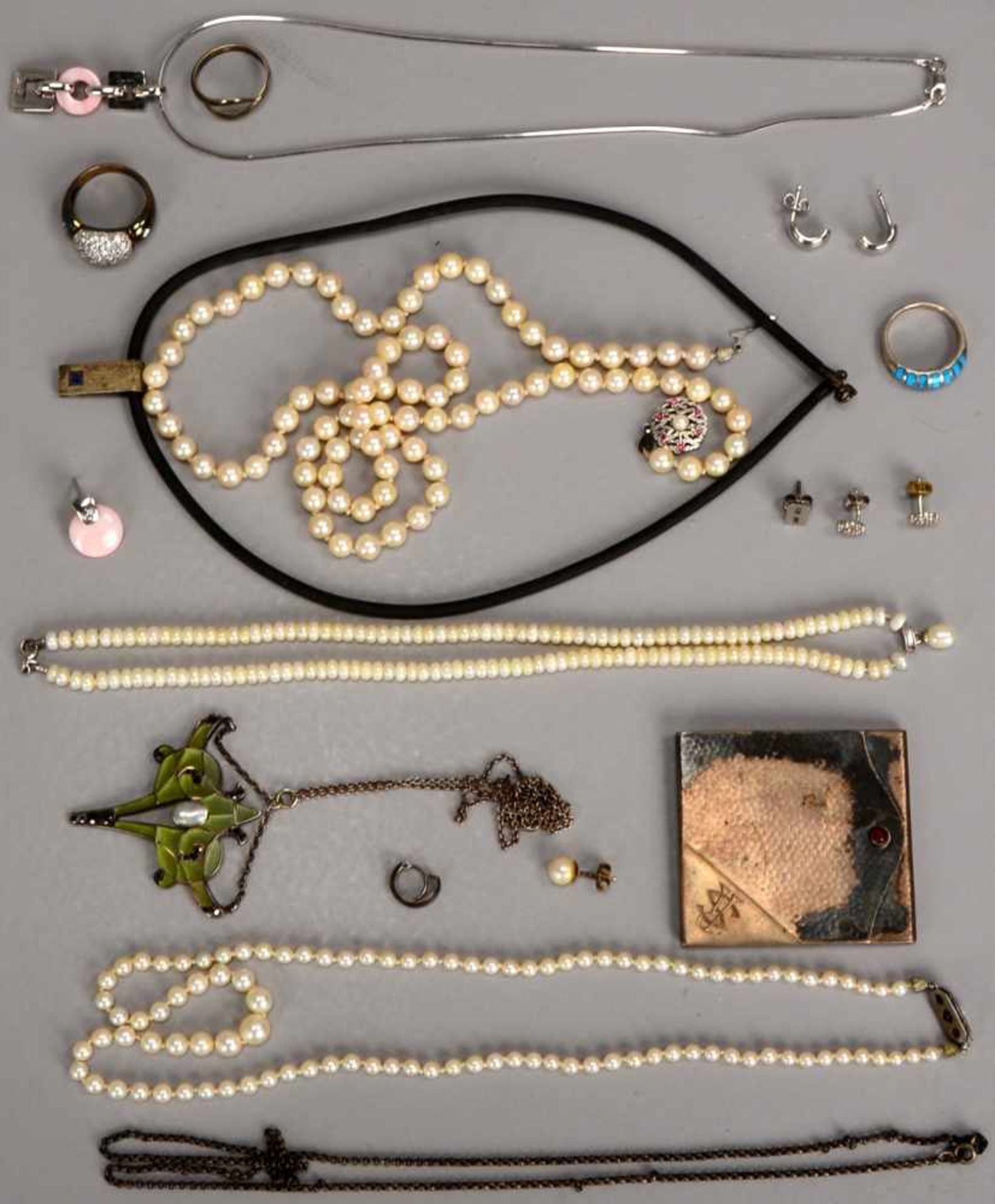 Silber-Konvolut, unterschiedliche Teile und Silbergehalte, 800 Silber - 925 Silber: Ketten,