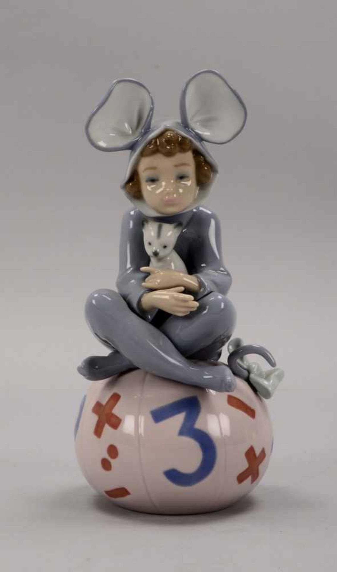 Lladro/Spanien, Porzellanfigur, 'Liebevolles Mäuschen', pastellige Unterglasurfarben, Figur in