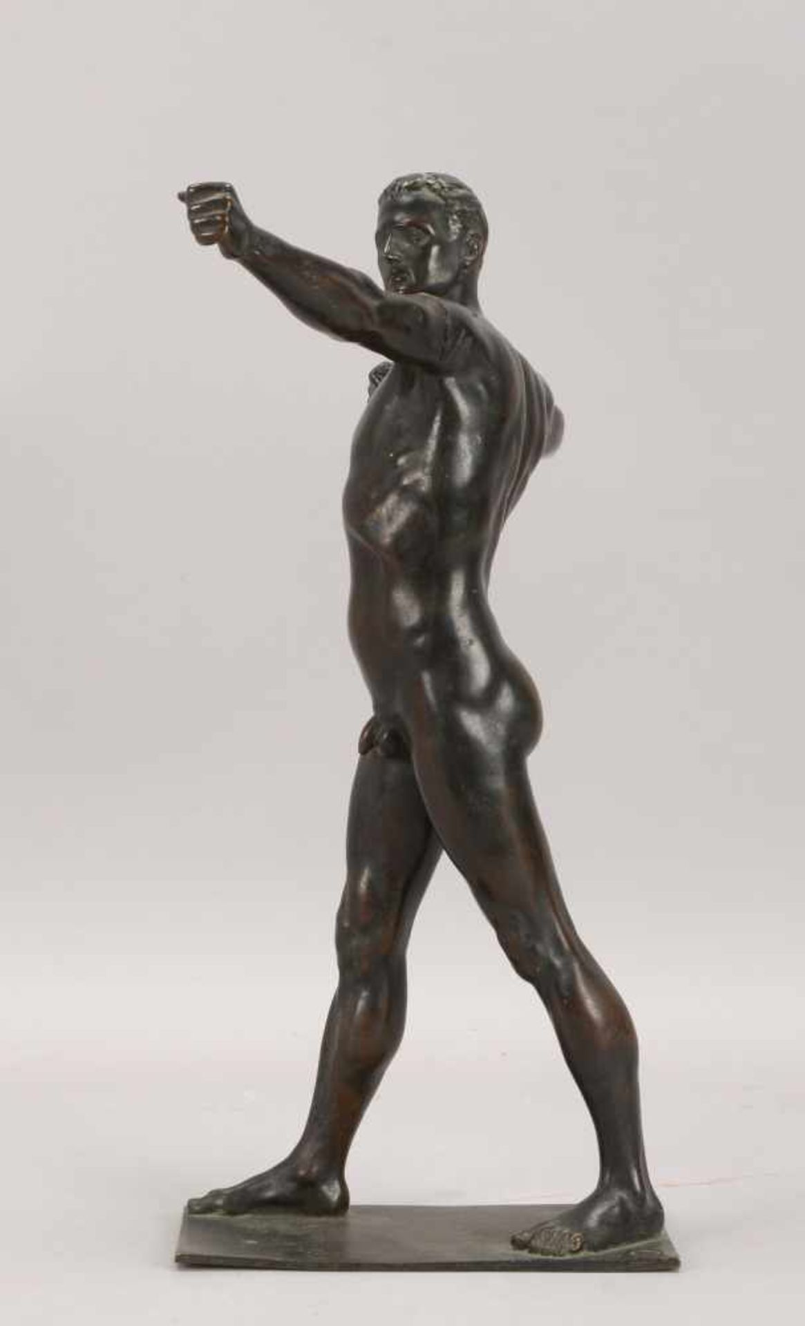 Bronzefigur, 'Bogenschütze', signiert 'Walt Lewi', mit Gießerstempel (Bronzegießerei Martin &