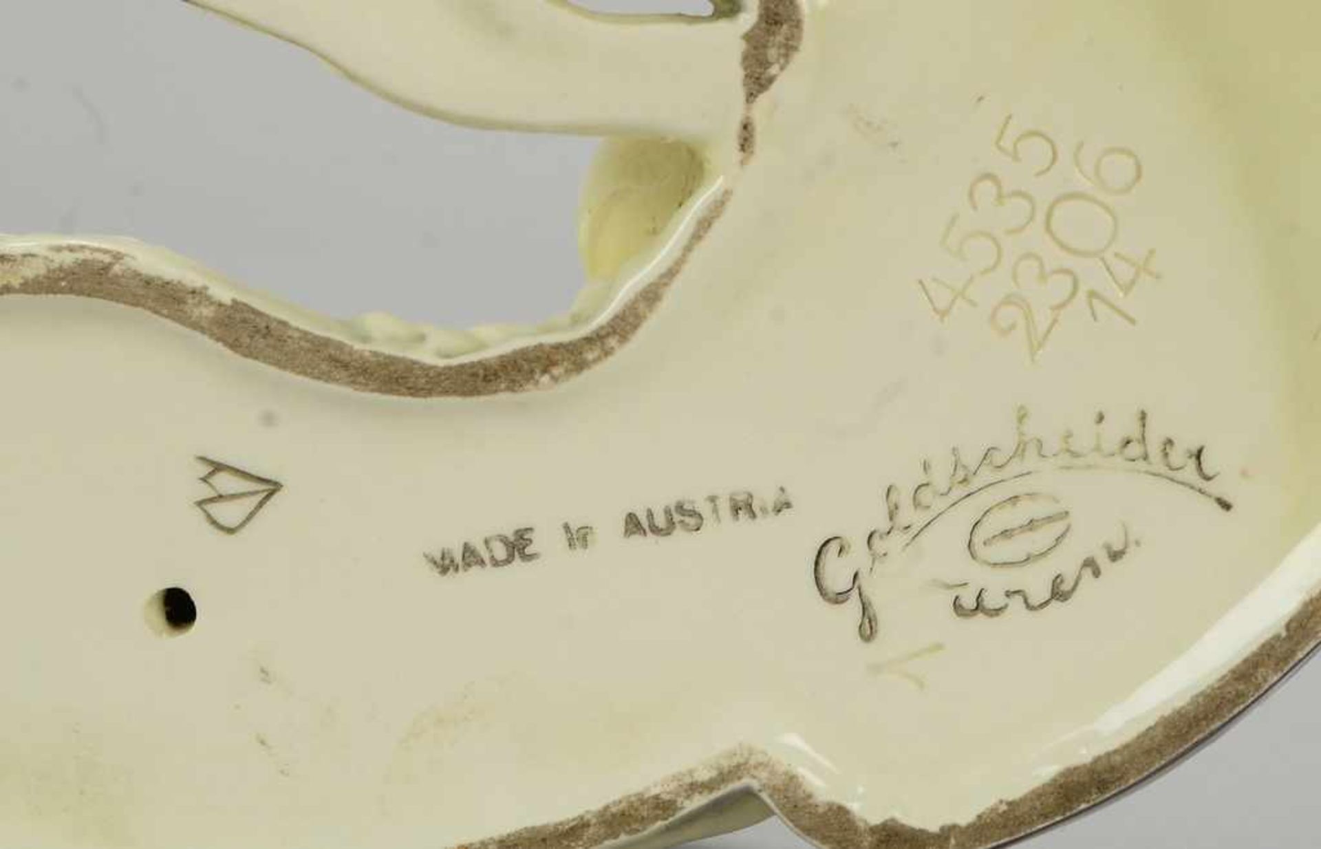 Goldscheider/Wien, Keramikfigur 'Windhund/Barsoi', rückseitig bezeichnet 'Rosé', unterseitig gemarkt - Image 2 of 2