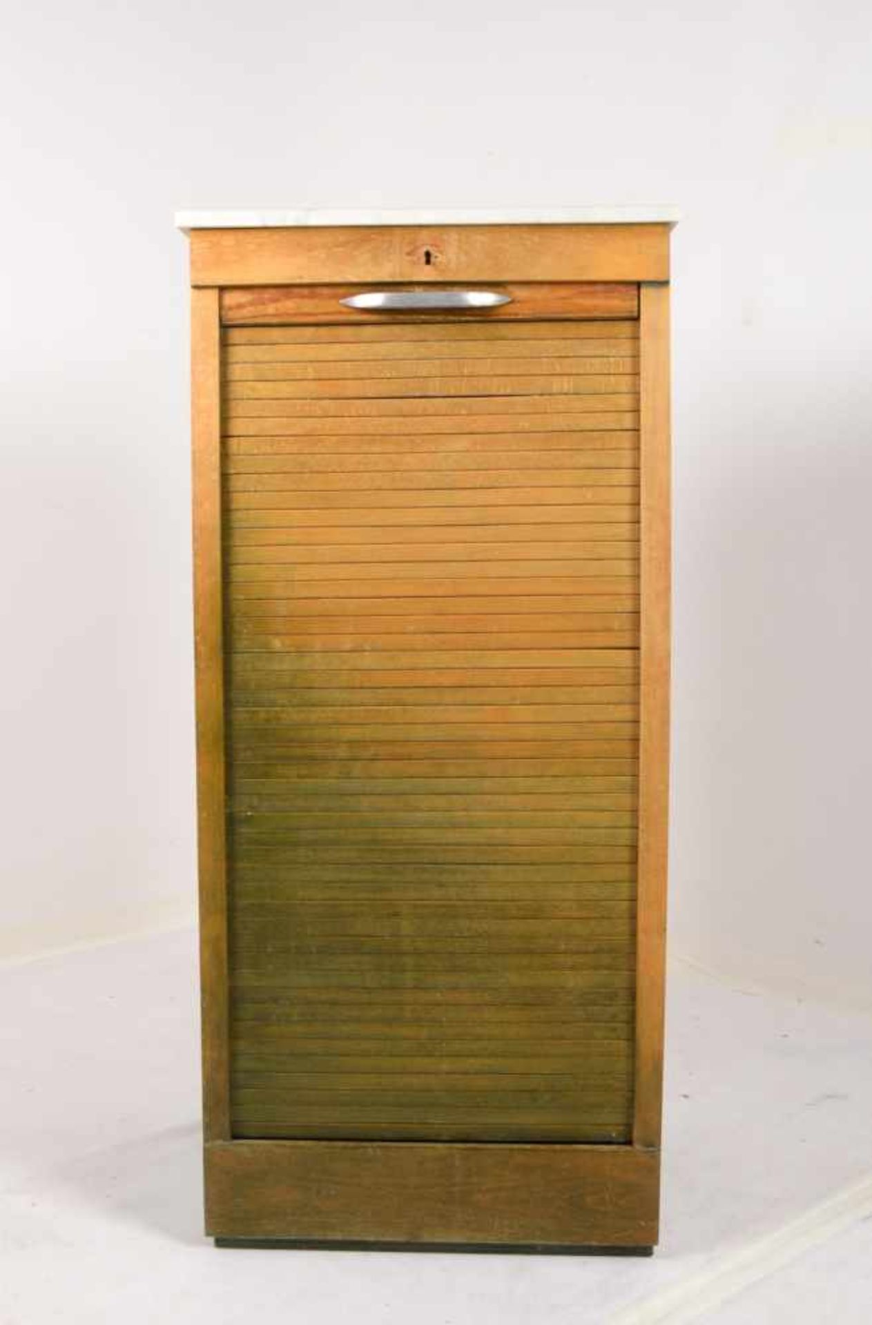 Rollschrank, 2-schübig, mit aufgelegter Marmorplatte; Maße 114 x 50 x 41 cm