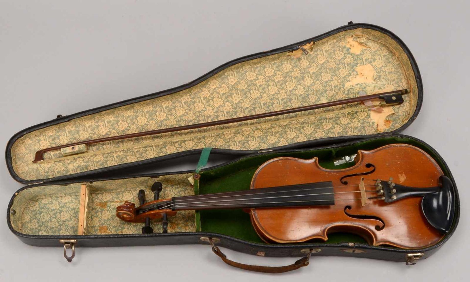 Alte Geige, mit Bogen, im Koffer - Bild 2 aus 2