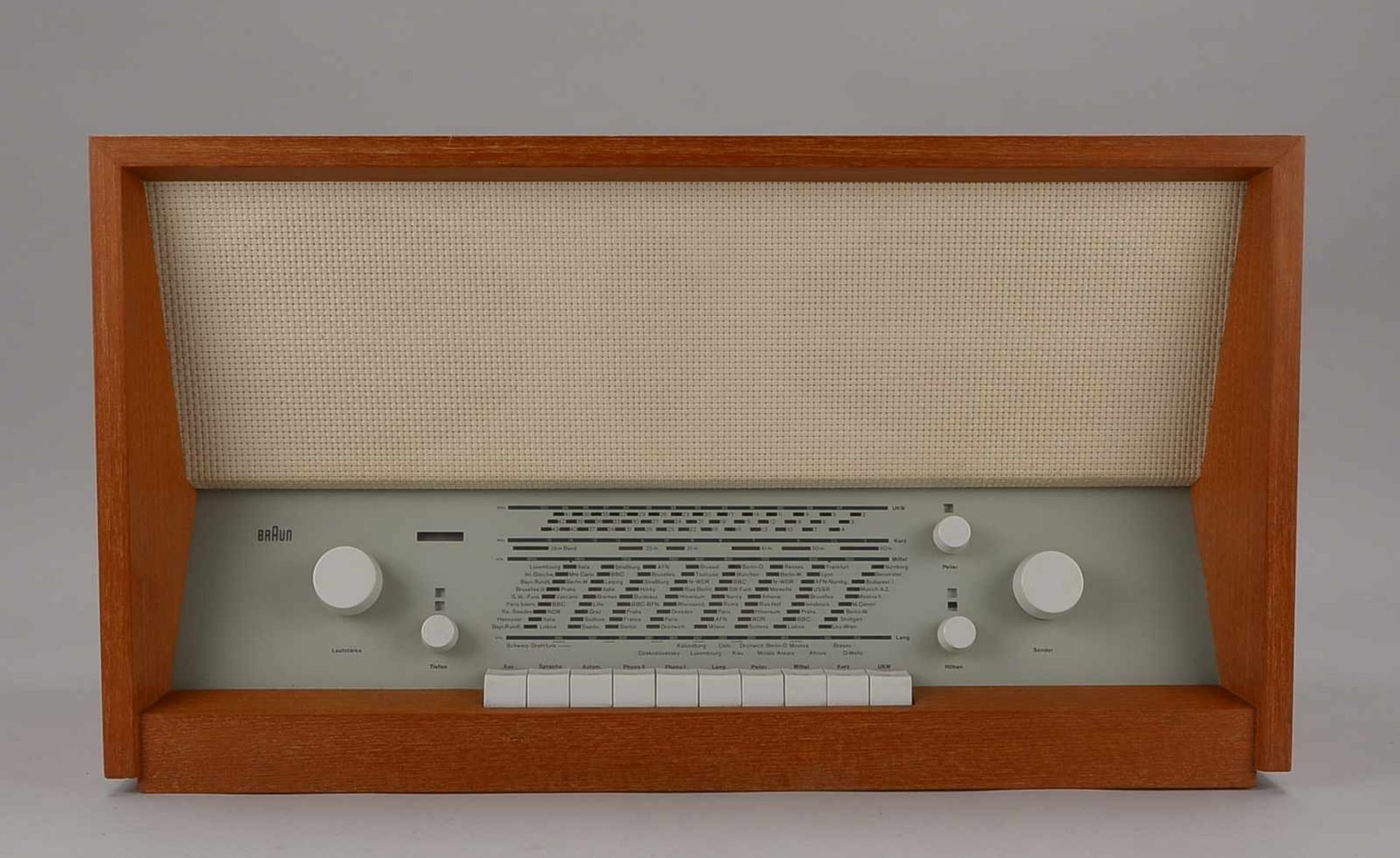 Braun AG/Frankfurt a.M., Designer-Radio, Modell 'TS 31', Teakholz-Gehäuse, Entwurf: Herbert