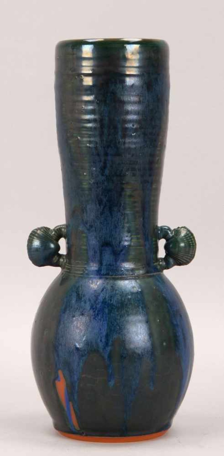 Künstlerkeramik-Vase (Rügen), blaugrüne Überglasur, Korpus mit 2x Muschel-Handhaben, Vase mit