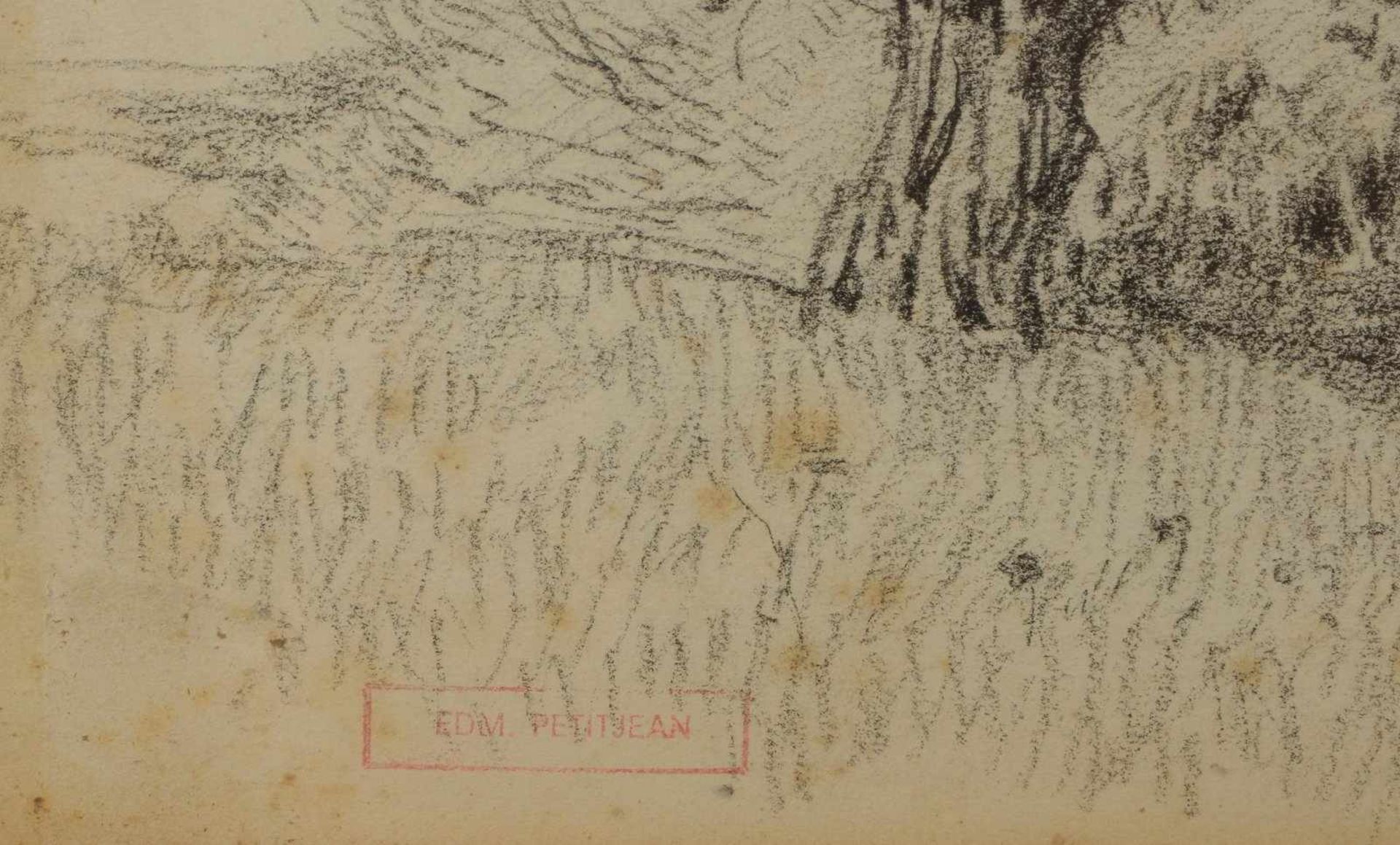 Petitjean, Edmond-Marie(?), 'Blick auf Gehöft', Kohlezeichnung, unten links mit Signaturstempel, - Bild 2 aus 2