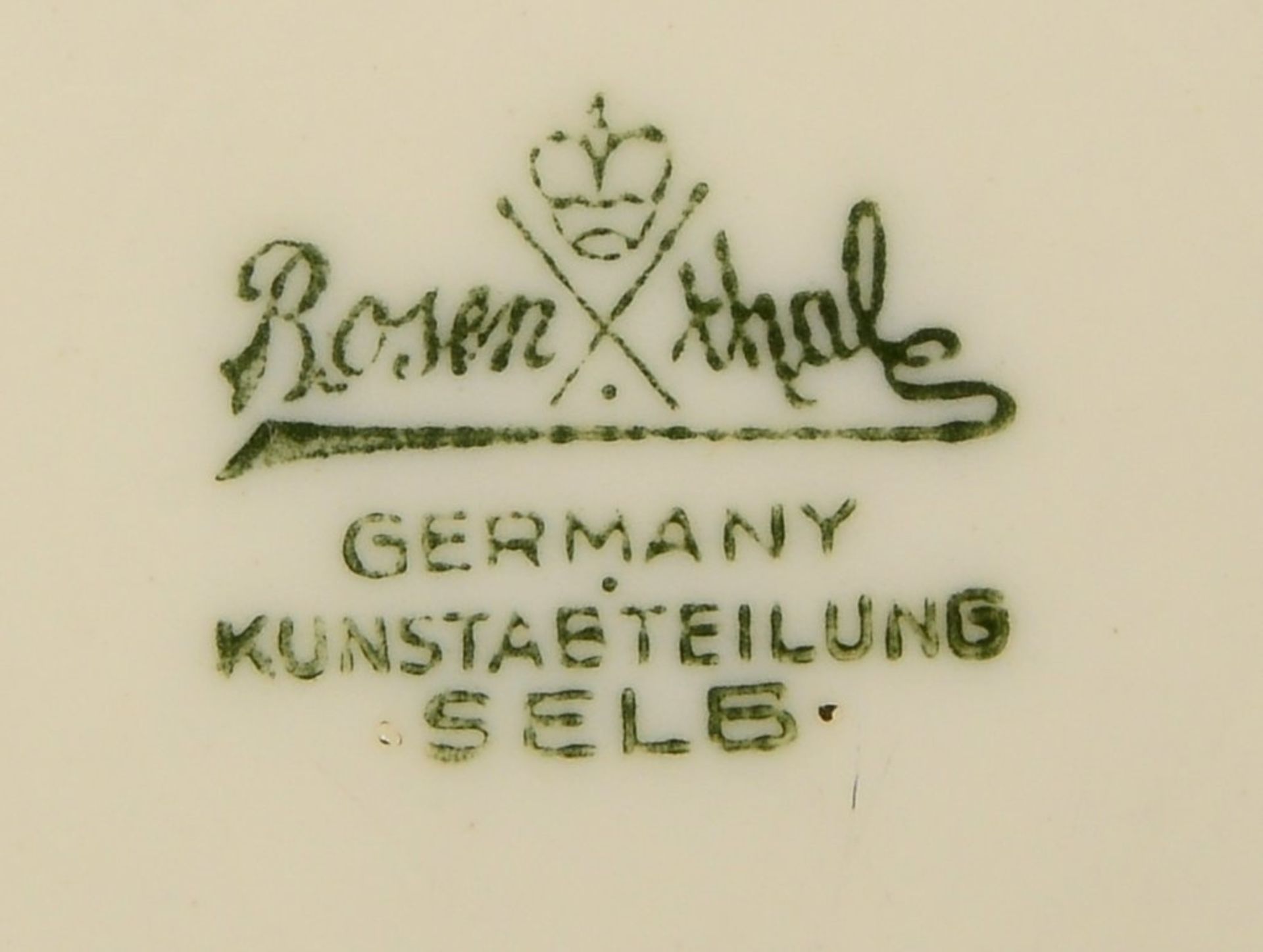 Rosenthal/Kunstabteilung Selb, Porzellan-Obstschale mit 6-teiligem Tellersatz, Reliefdekor, mit - Bild 2 aus 2