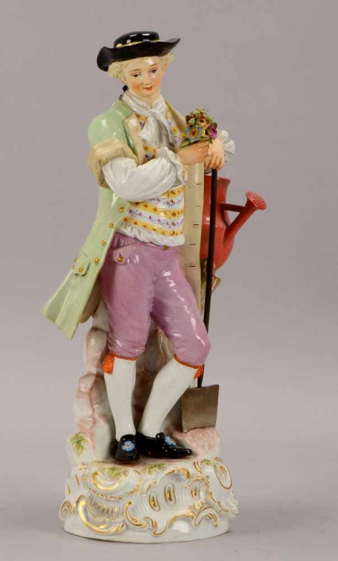 Meissen, Porzellanfigur, 'Der Gärtner' (Darstellung in Kontrapost-Haltung auf Rocaillensockel), 2- - Bild 2 aus 3