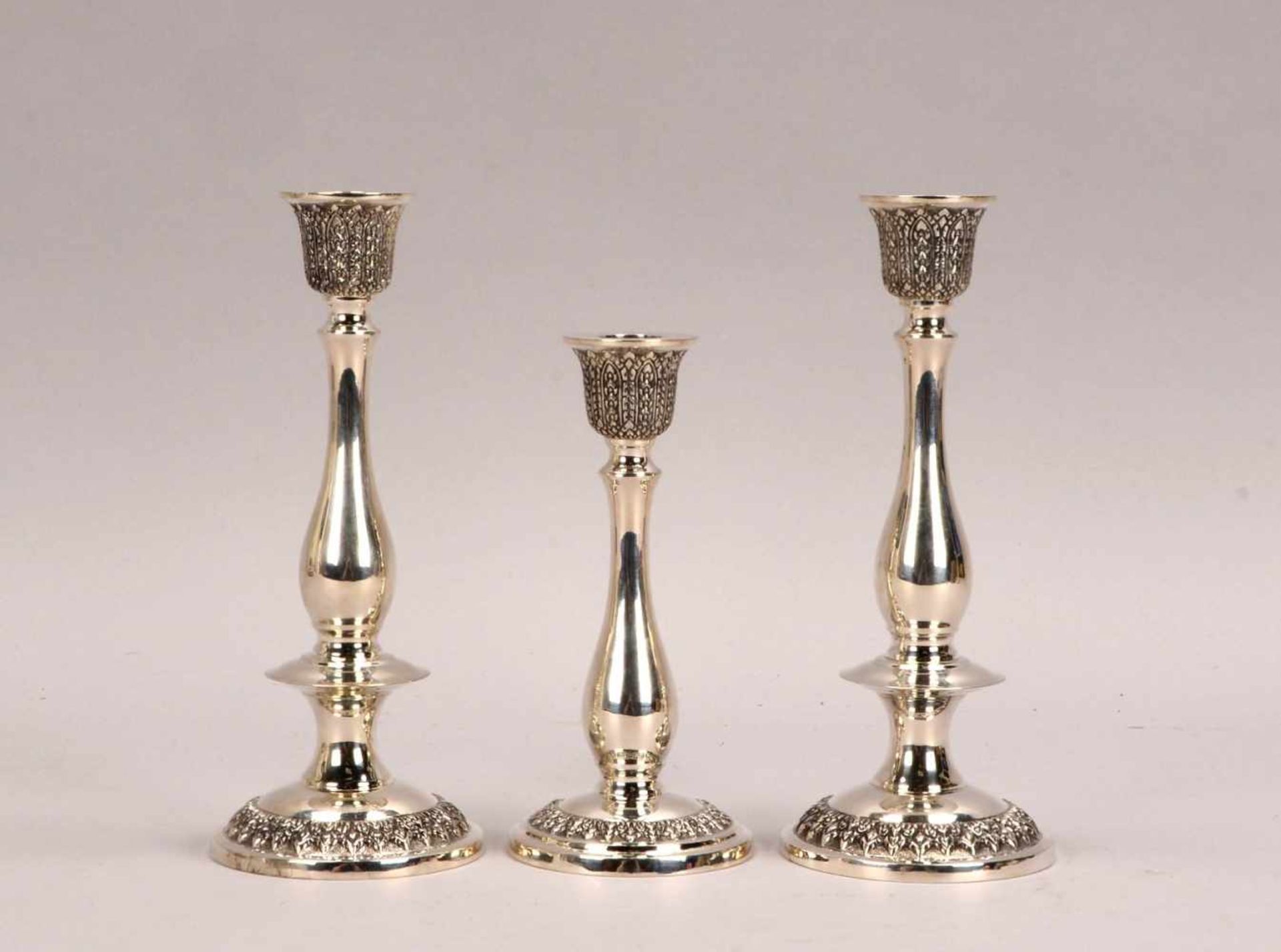Kleines Kerzenleuchter-Konvolut, 3 Paar, 925 Sterling-Silber (wohl ungefüllt), Tülle und Fuß mit