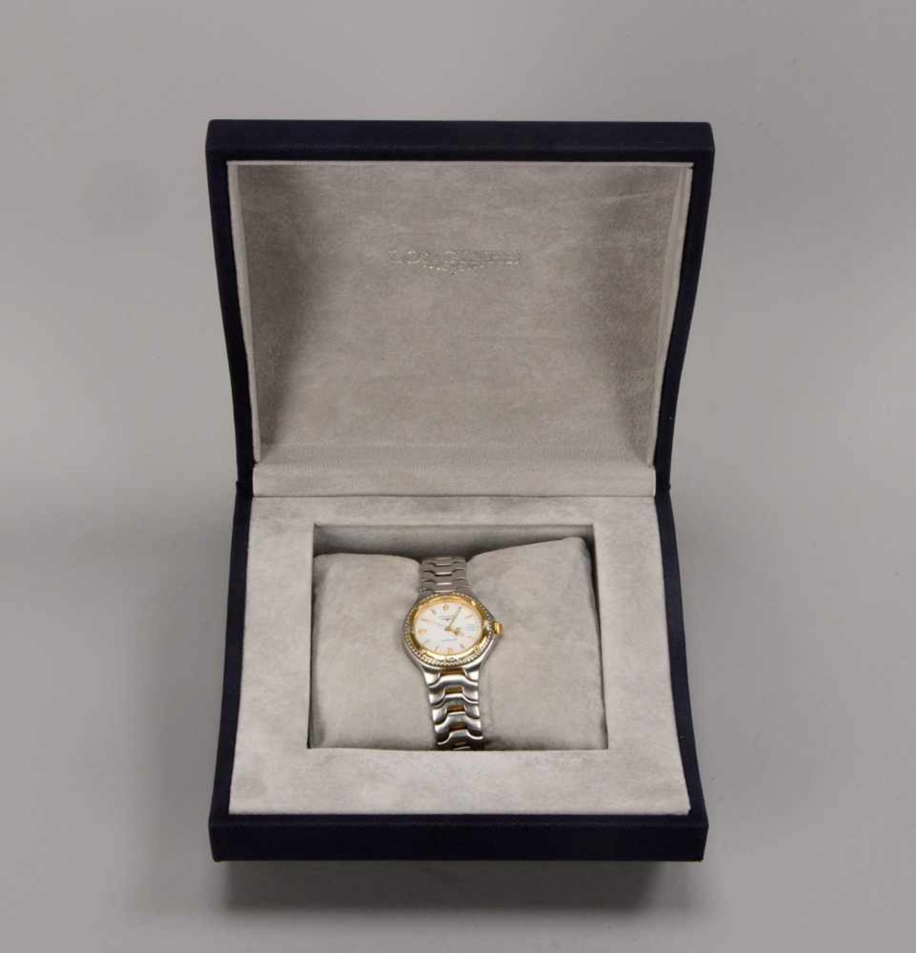 Damen-Armbanduhr, Longines, Edelstahlgehäuse/teilweise vergoldet, Quarzwerk, weißes Ziffernblatt mit - Bild 3 aus 3