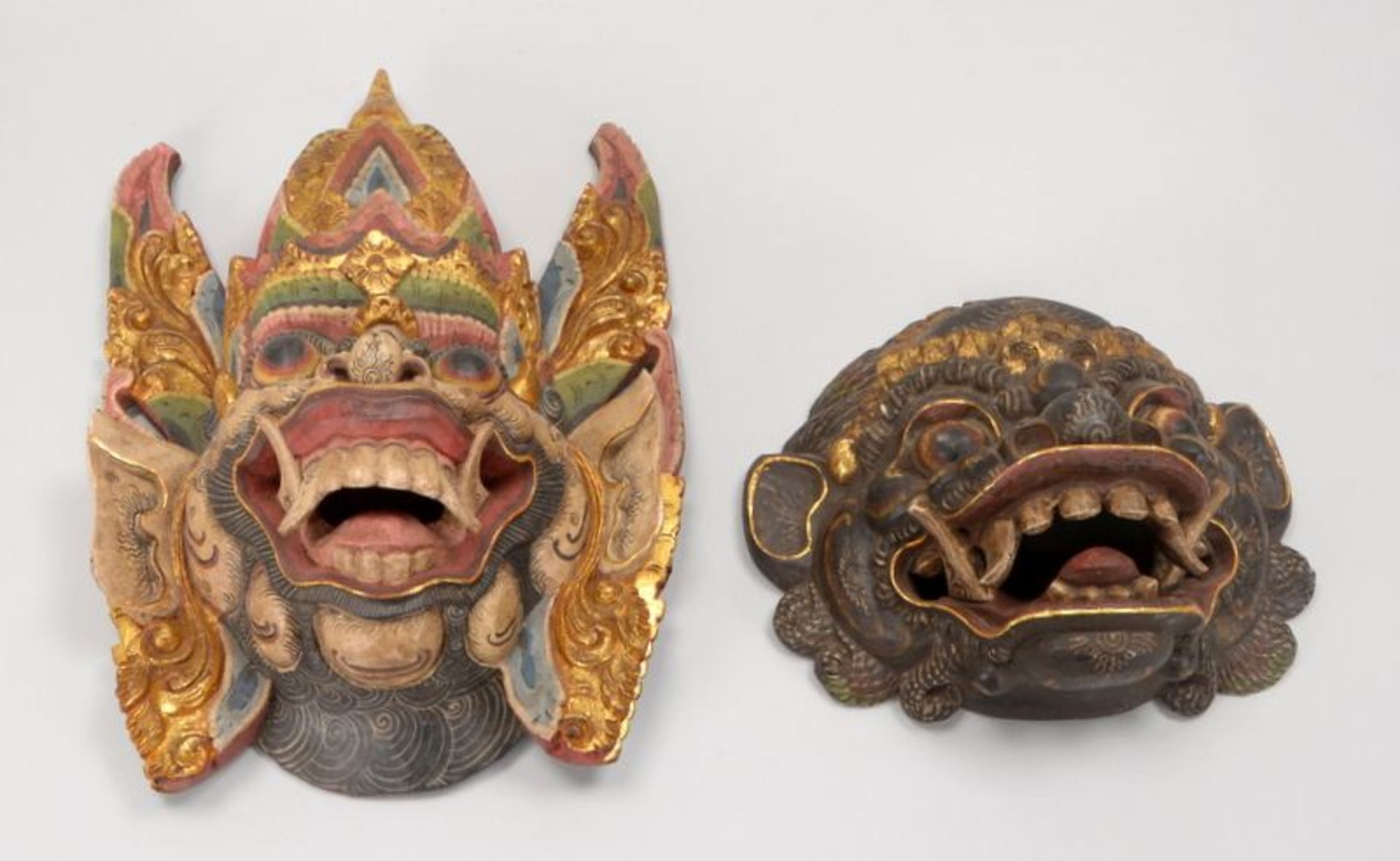 2 mythologische Figuren (Indonesien), Holz geschnitzt und handbemalt; Höhe 53 cm, und Höhe 28 cm - Bild 2 aus 2