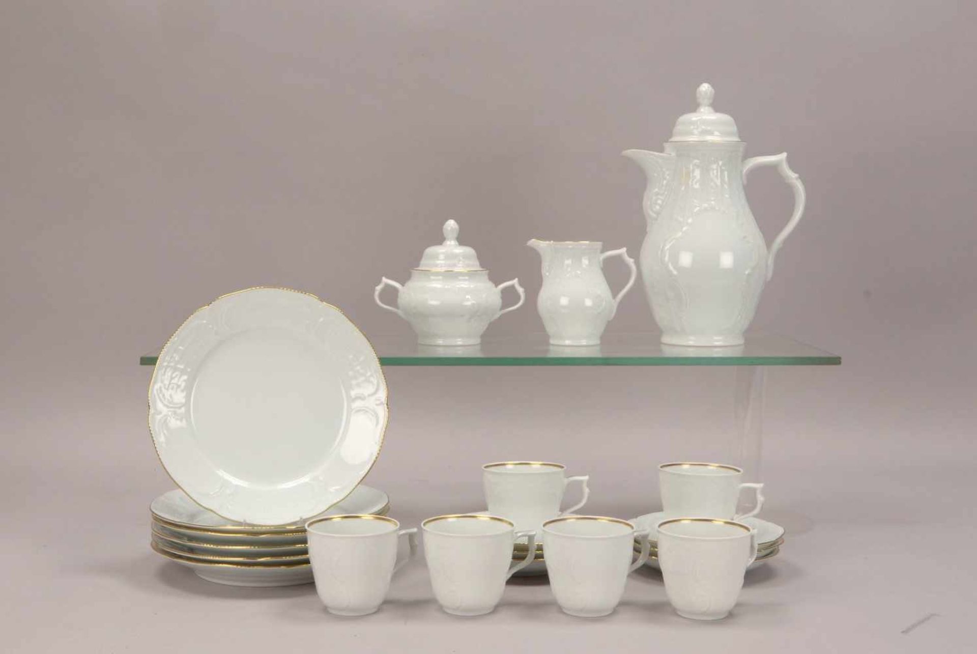 Rosenthal/'Classic Rose', Kaffeeservice, Form 'Sanssouci', mit Reliefdekor und Goldrand, komplett