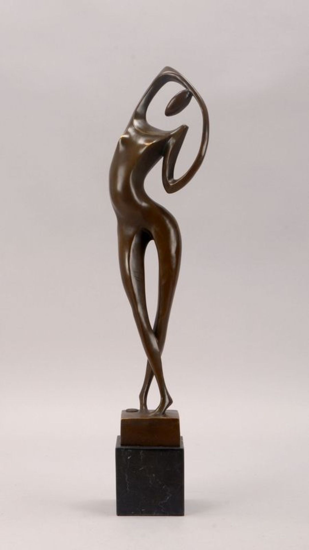 Bronzeskulptur, 'Female Nude', Figur auf quadratischem Marmorsockel, signiert 'Milo', mit