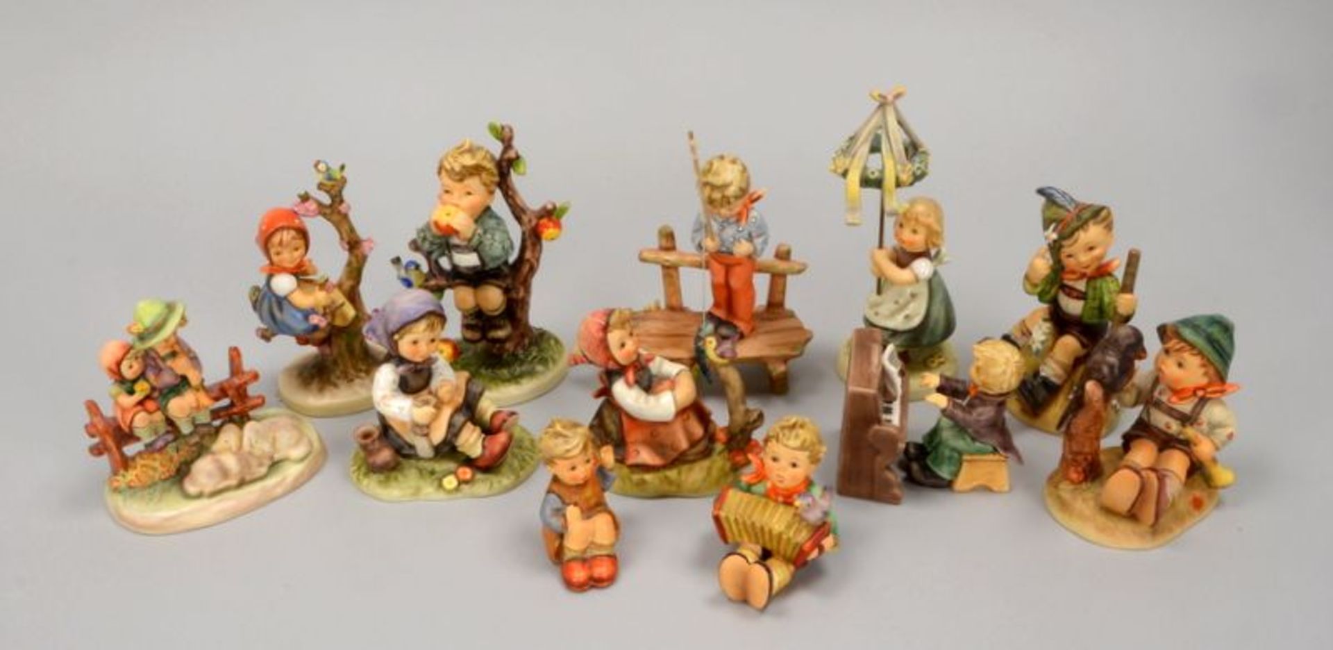 Hummel/Goebel, Porzellanfiguren, verschiedene Größen und Ausführungen, 12 Stück - Bild 2 aus 5
