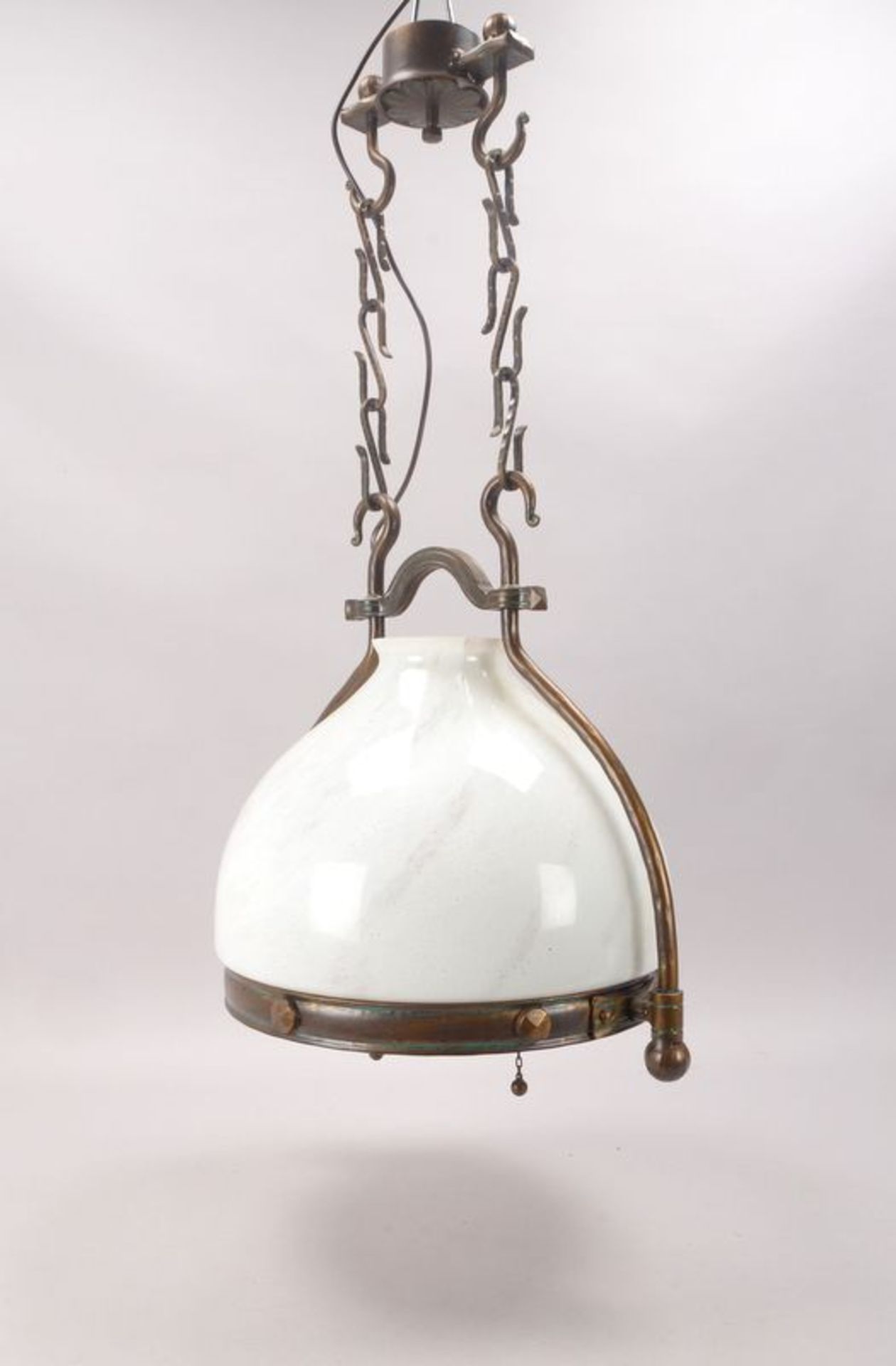 Große Deckenlampe, Bronze, weißer bauchiger Glasschirm, mit schwerer Bronze-Aufhängung/mit - Bild 2 aus 2