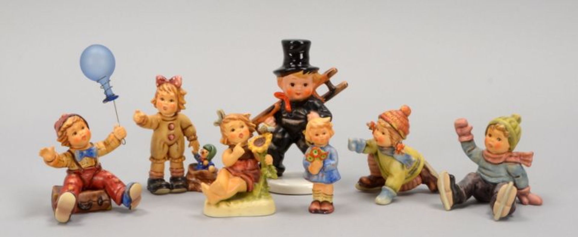 Hummel/Goebel, Porzellanfiguren, verschiedene Größen, 8 Stück; jeweils in Originalverpackung