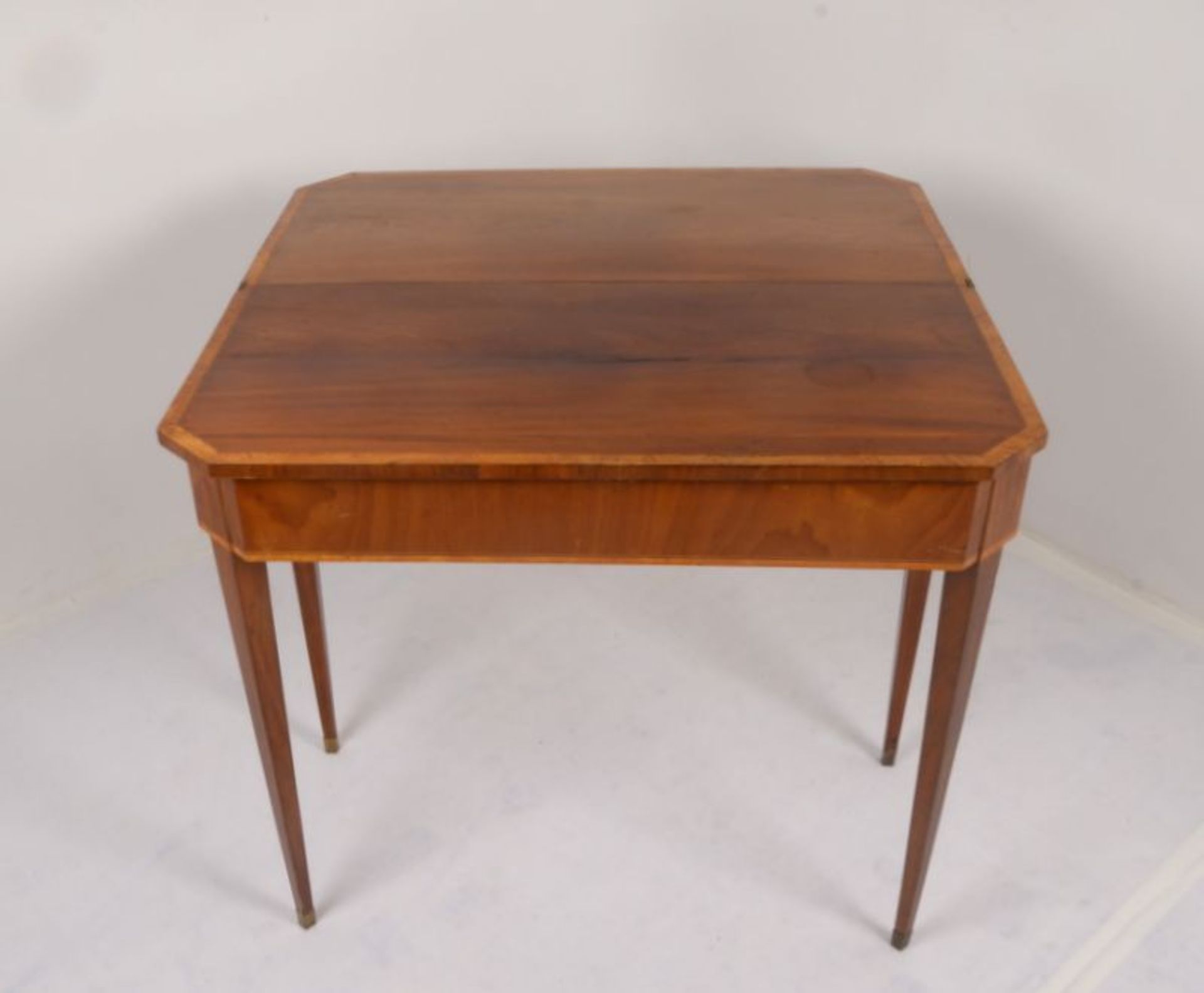 Konsolentisch/ehemals Spieltisch, Mahagonifurnier mit Birkenholz-Rand, aufklappbar/innen mit - Bild 4 aus 4
