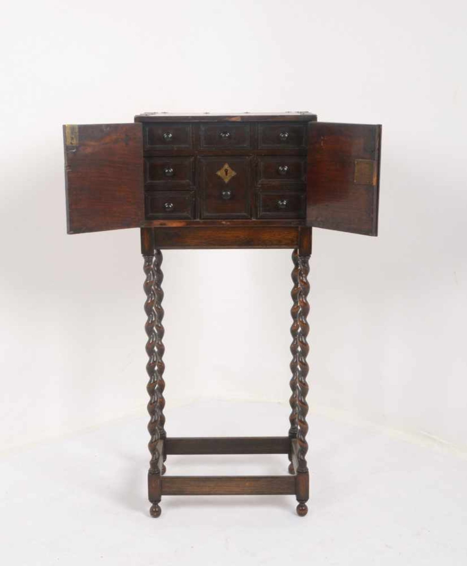 Kleines Kabinettschränkchen, Mahagoni, 2-türig, innen mit 6x kleinen Schüben, Korpus auf - Bild 4 aus 4
