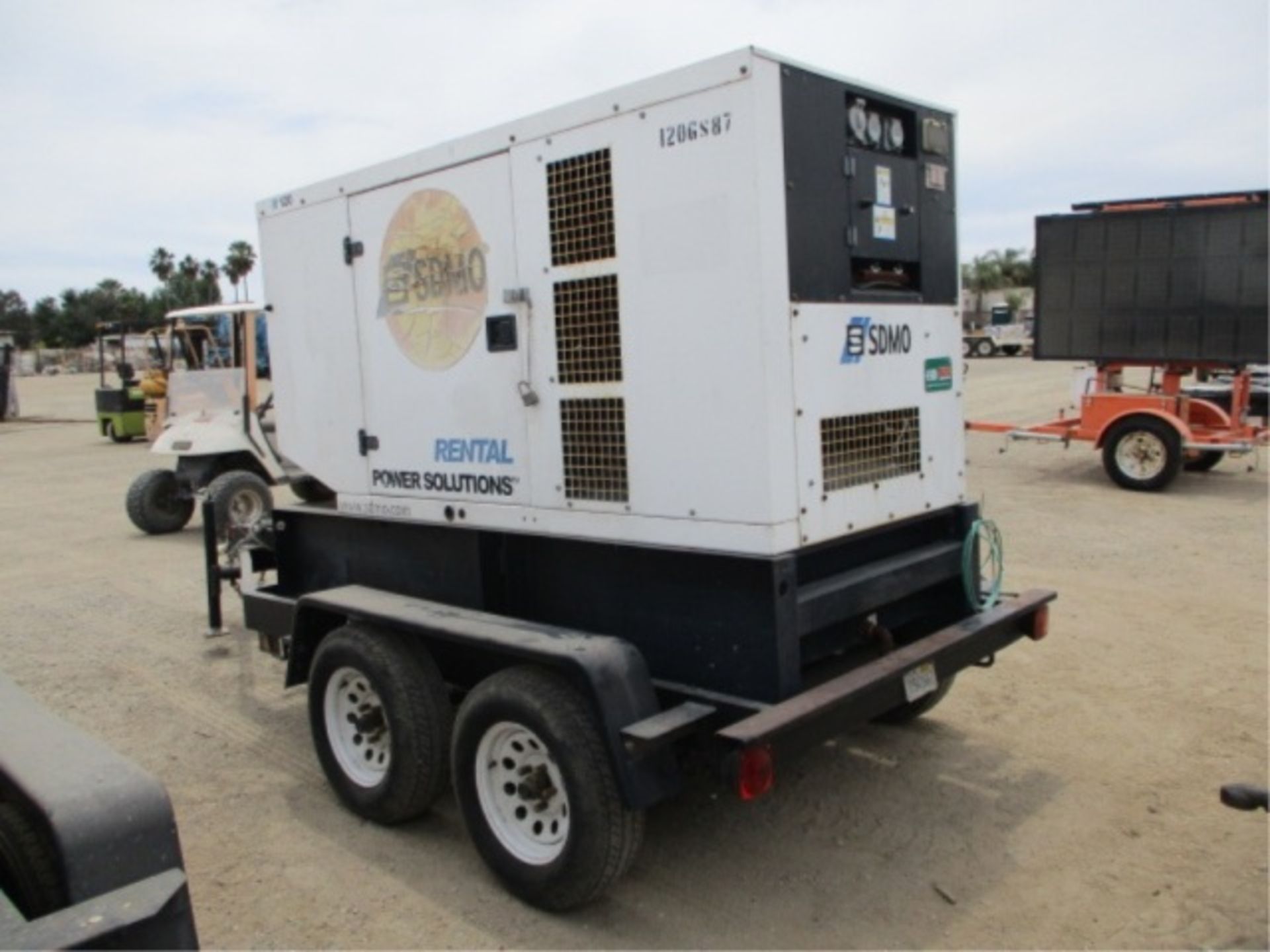 SDMO Power Solutions R120 T/A Towable Generator, John Deere 4.5L 4-Cyl Diesel, 3-Phase, Ball - Image 7 of 26