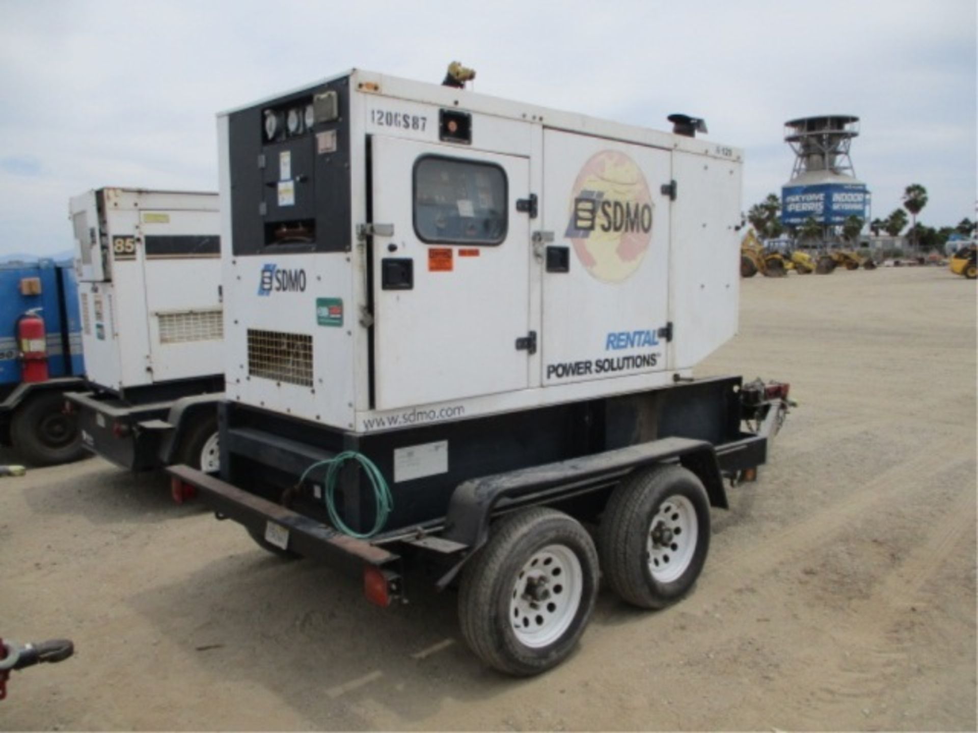 SDMO Power Solutions R120 T/A Towable Generator, John Deere 4.5L 4-Cyl Diesel, 3-Phase, Ball - Image 5 of 26