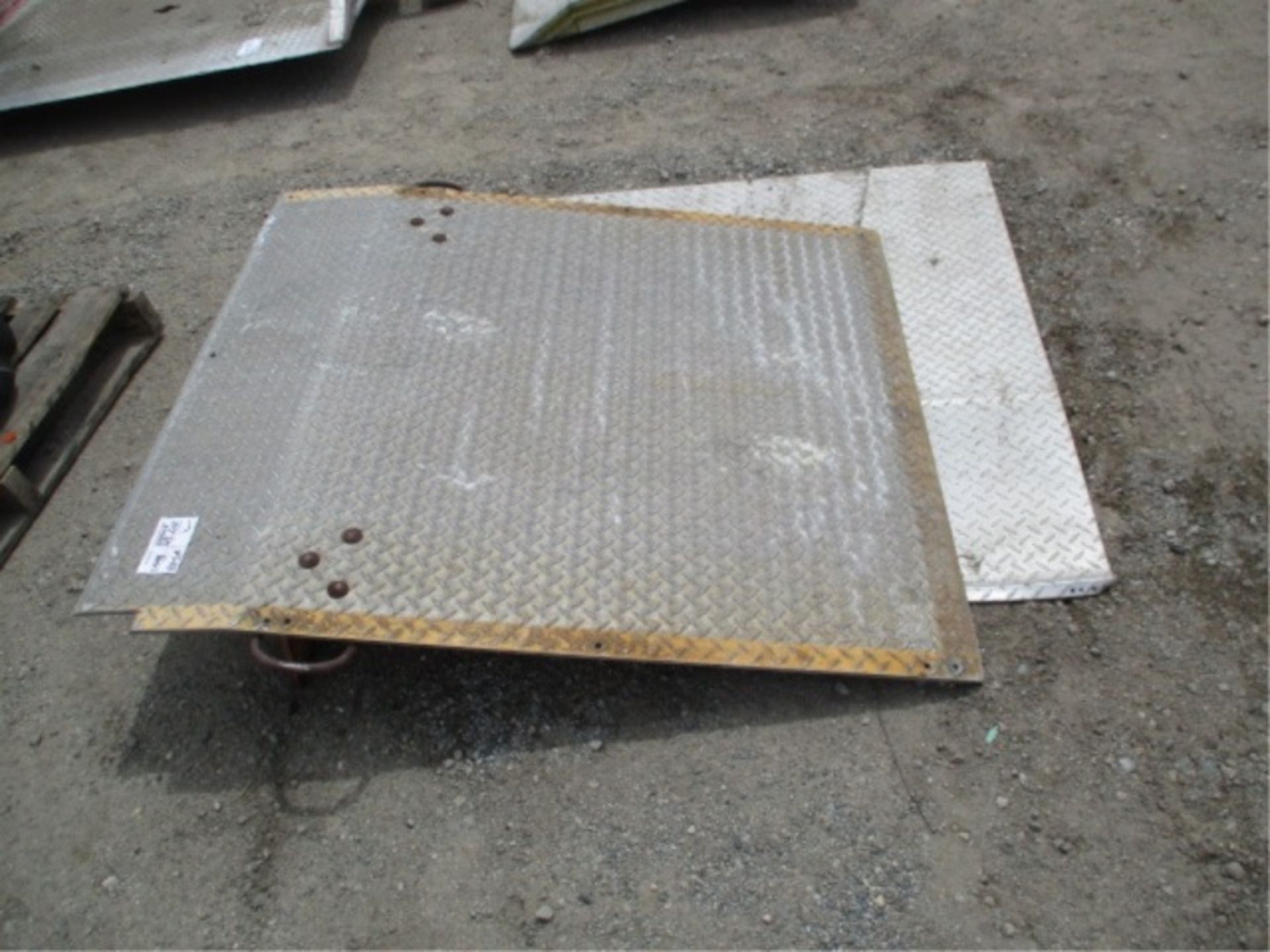 4' x 42" Aluminum Ramp & 4' x 4' Sheet - Image 2 of 4