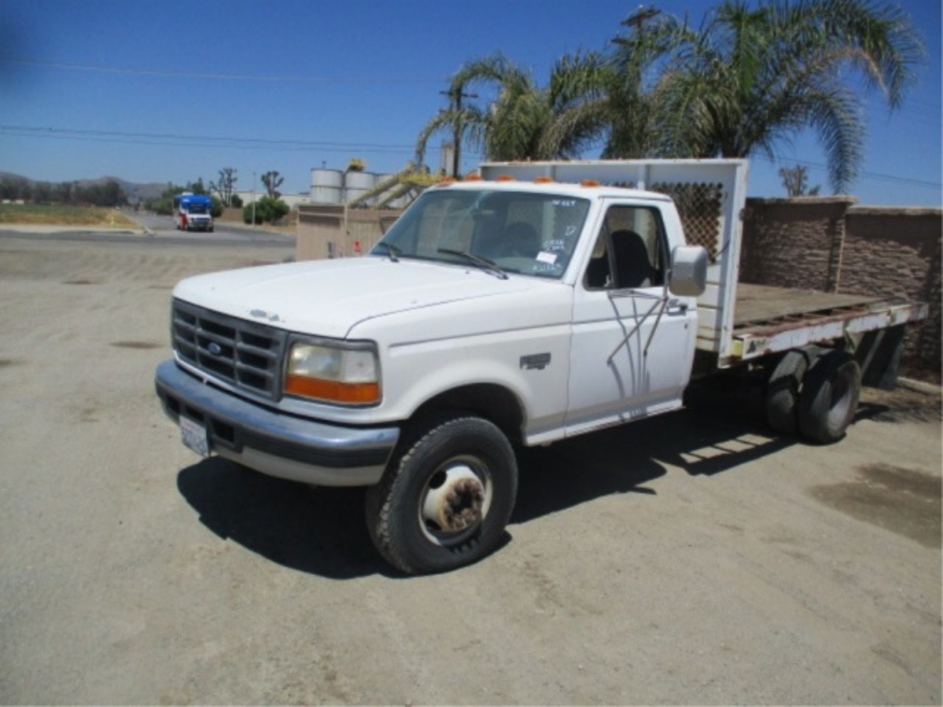 Ford F450SD Flatbed Truck, 7.3L Power Stroke Diesel, Automatic, Tool Boxes, 12' Bed, S/N: