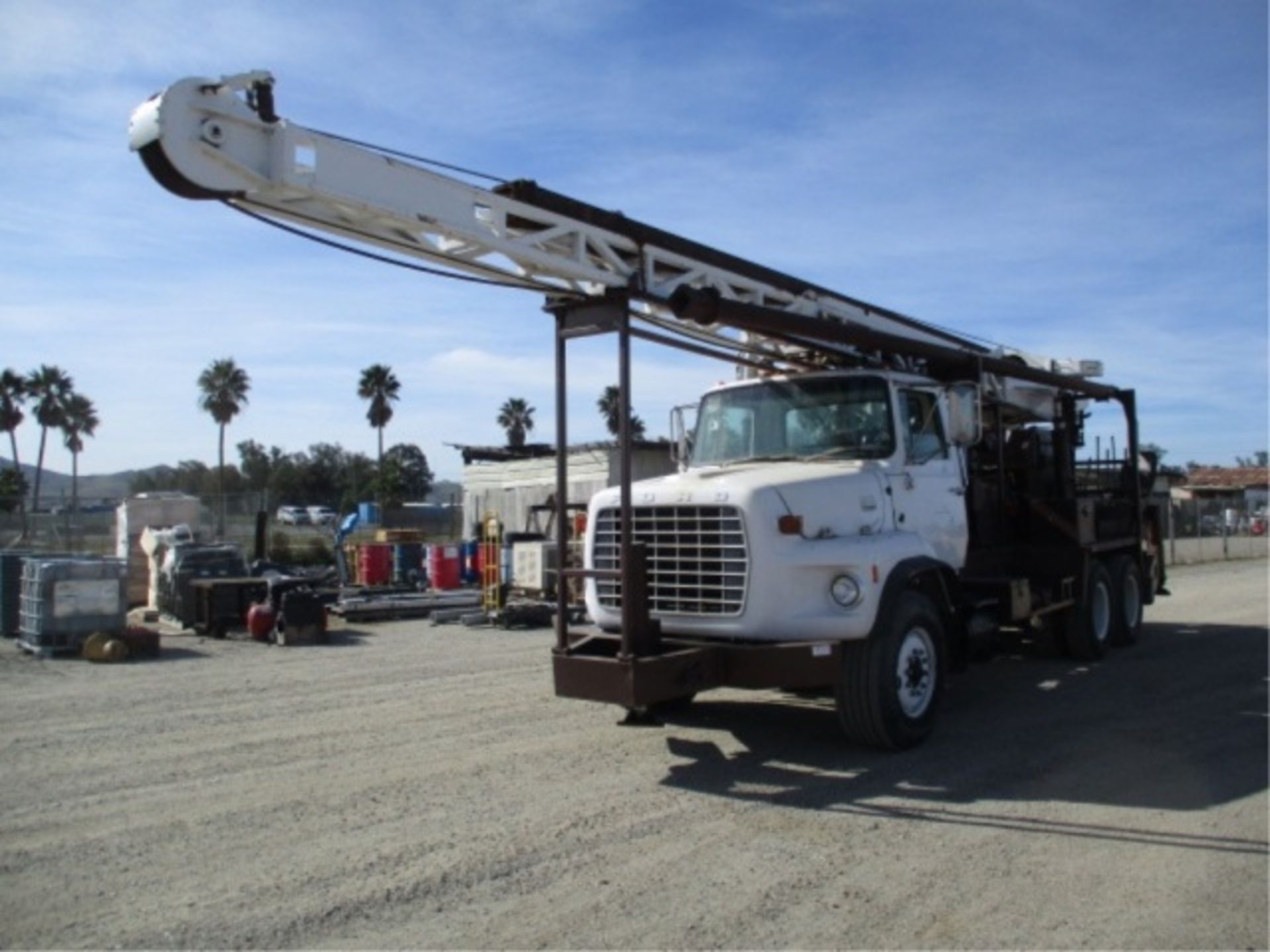 Ford 9000 T/A Drill Rig Truck, Cummins 14.0L 6-Cyl Diesel, Road Ranger 10-Speed, Iveco 4-Cyl Drill - Image 2 of 87