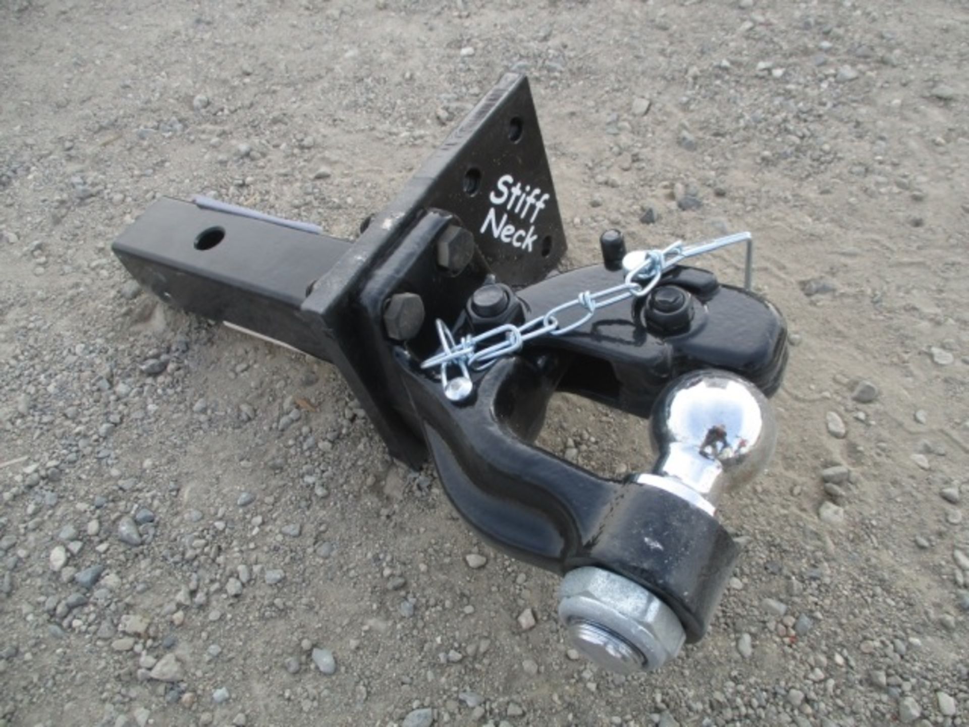 Unused Stiff Neck Pintle Hitch - Image 2 of 3