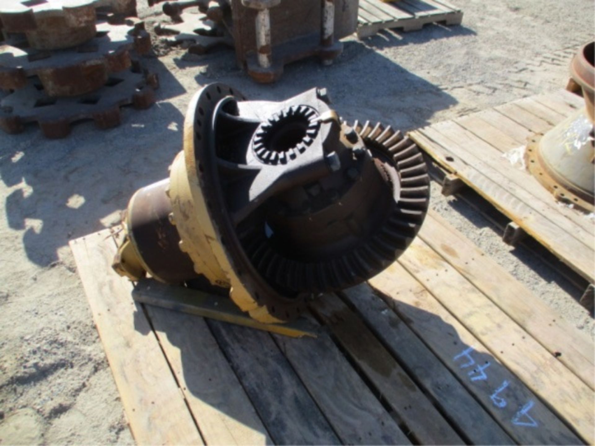 Cat 834/988 Differential - Image 5 of 9