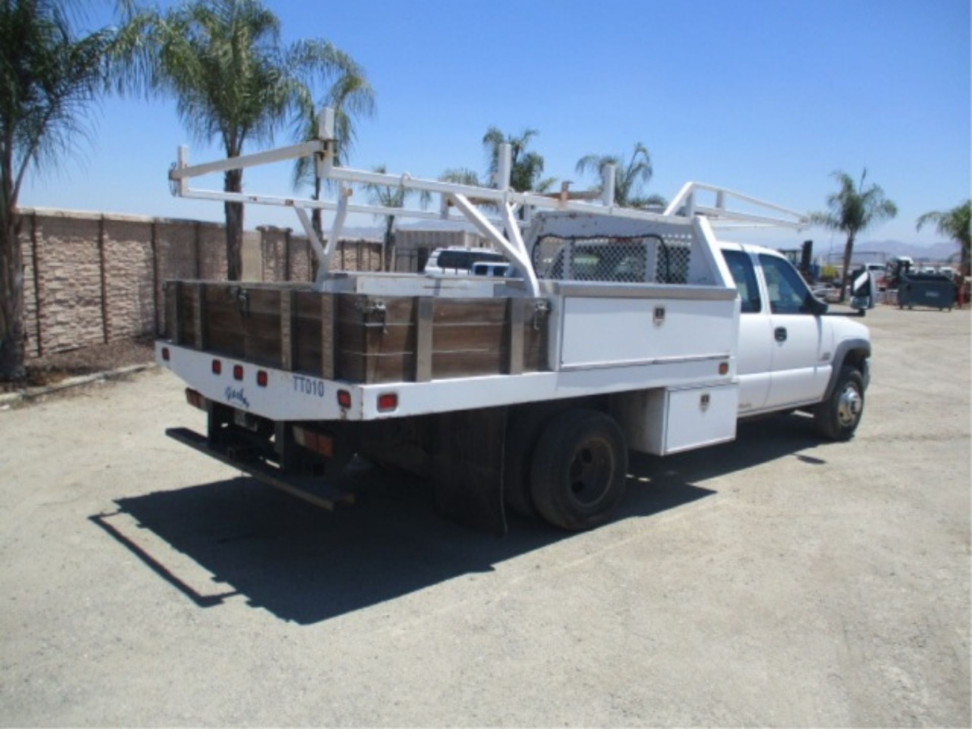 2006 Chevrolet 3500 Extended-Cab Utility Truck, 6.6L Turbo Diesel, Automatic, Tool Boxes, Lumber - Image 15 of 71