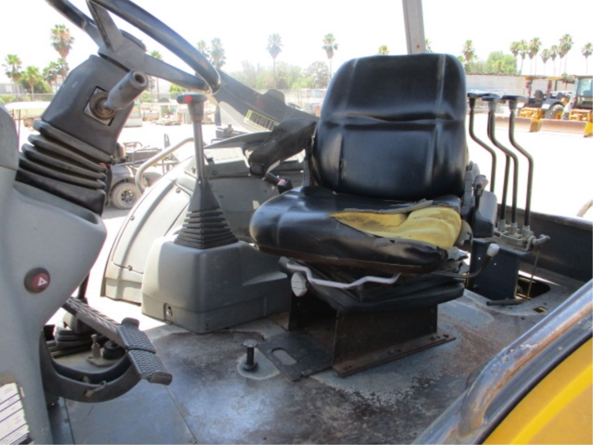 2004 New Holland LB75B Loader Backhoe, 4-Cyl Diesel, 4-Speed, GP Bucket, Woods 36" Tooth Bucket, - Image 15 of 42