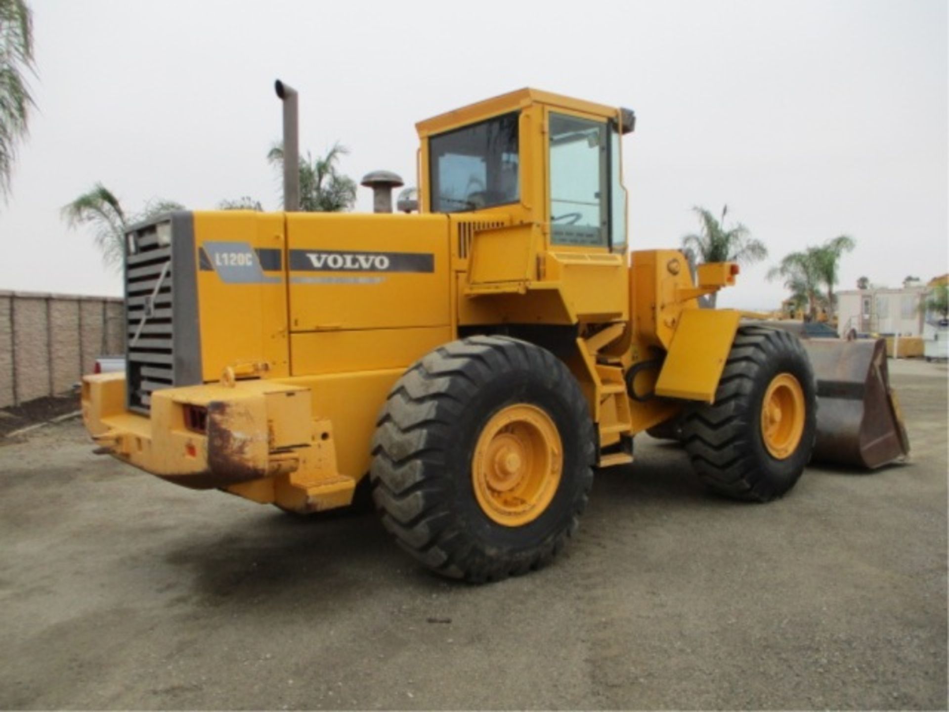 Volvo L120C Wheel Loader, Diesel, 4-Speed, GP Bucket, Q/C, Cab W/AC, 23.5 x 25 Tires, S/N: - Image 7 of 30