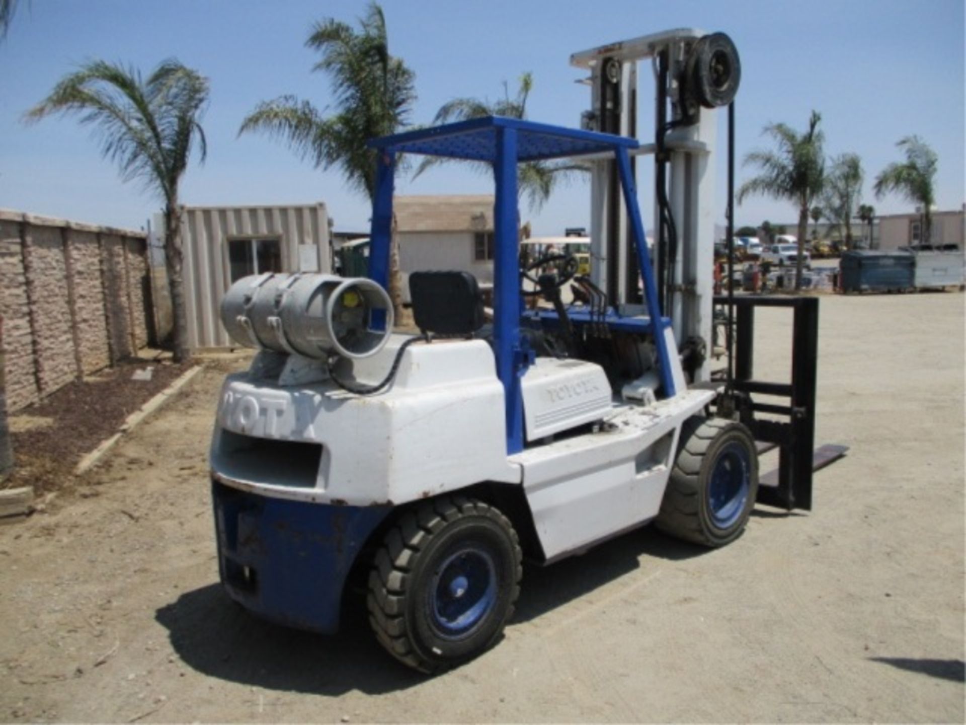 Toyota 02-3FG35 Warehouse Forklift, 8,000# Capacity, 6-Cyl LP Gas, 3-Stage Mast, 5' Forks, Canopy, - Image 8 of 33