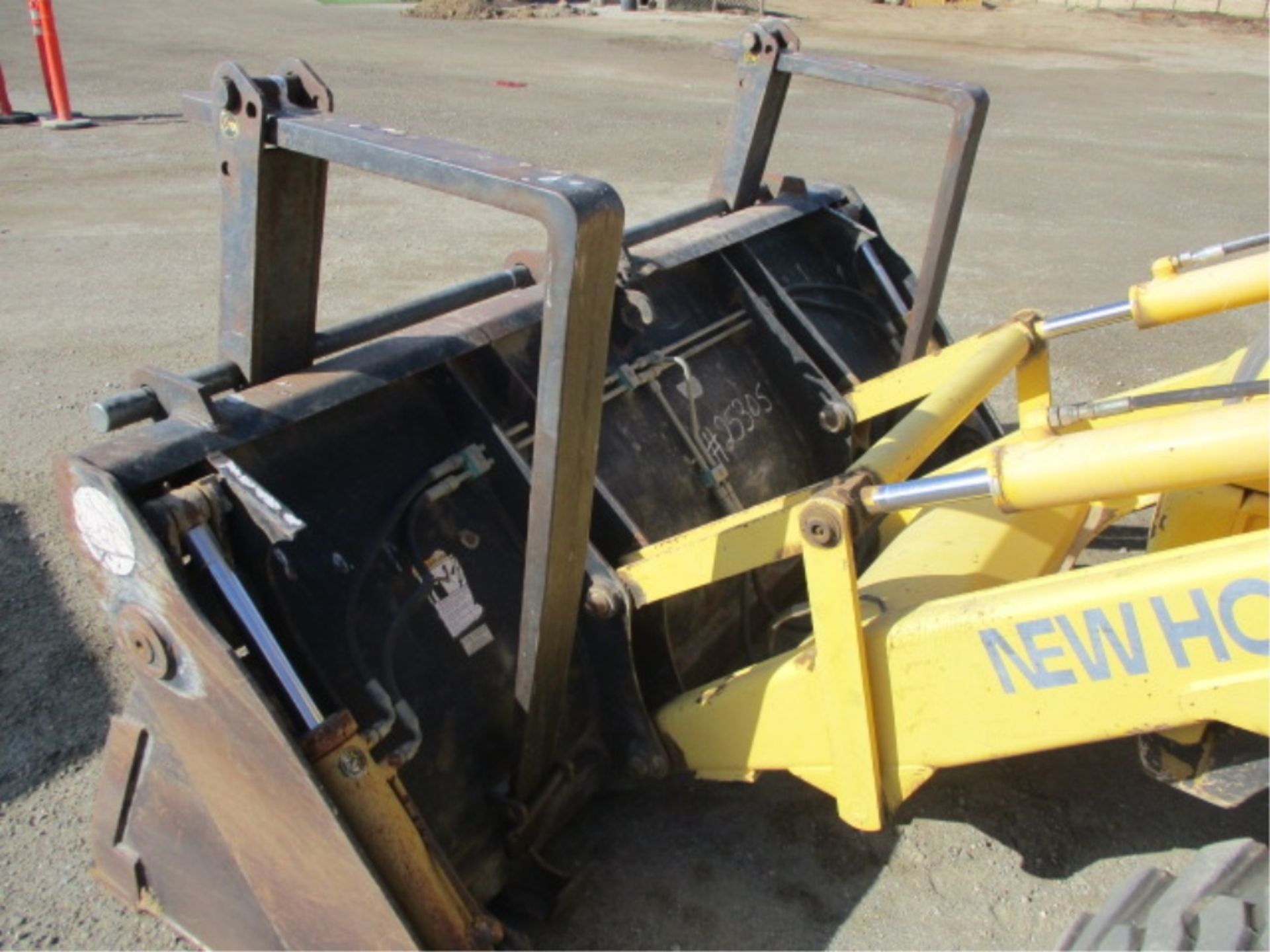 2006 New Holland LB75B Loader Backhoe, 4x4, Diesel, 4-In-1 Bucket, Extend-A-Hoe, Quick Coupler, Flip - Image 44 of 56