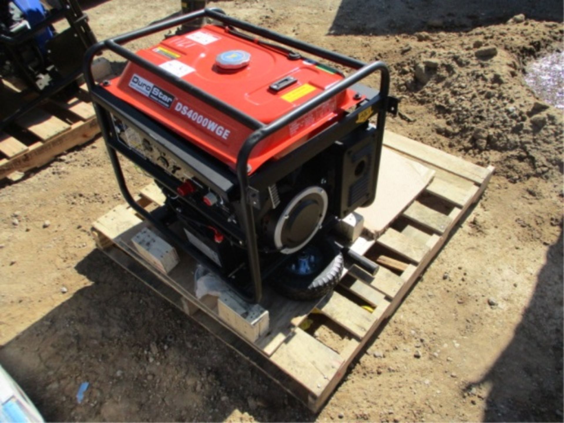 Duro Star DS4000WGE Gas Generator, 4,000 Watts - Image 2 of 8