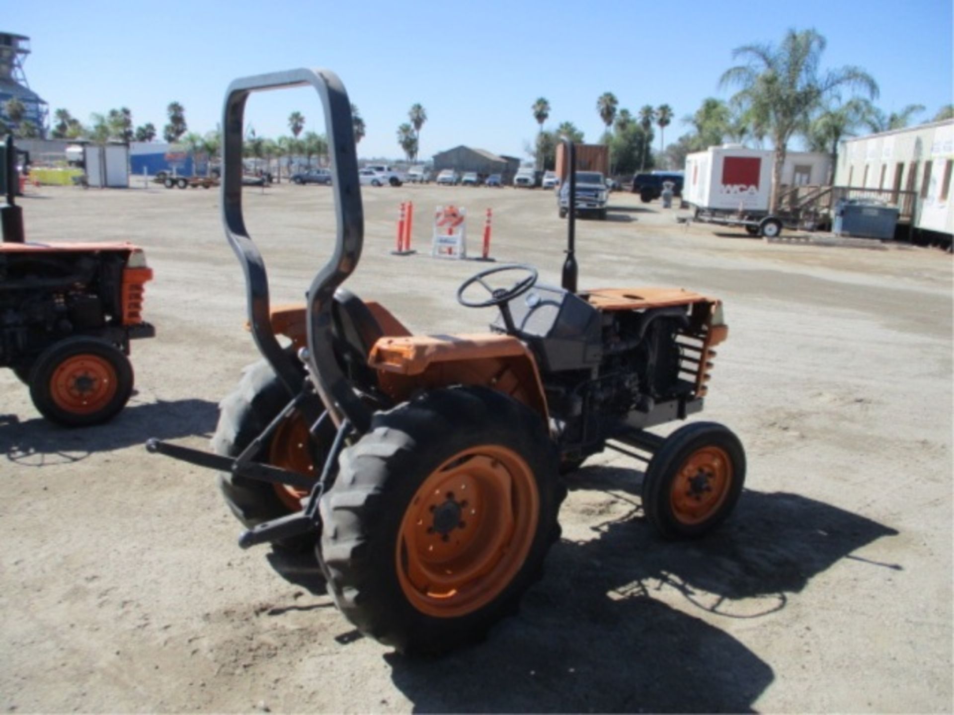 Kubota L2500 Utility Ag Tractor, 3-Cyl Diesel, PTO, 3-Point Hitch, Roll Bar, S/N: 21247, Mile/ - Image 9 of 40