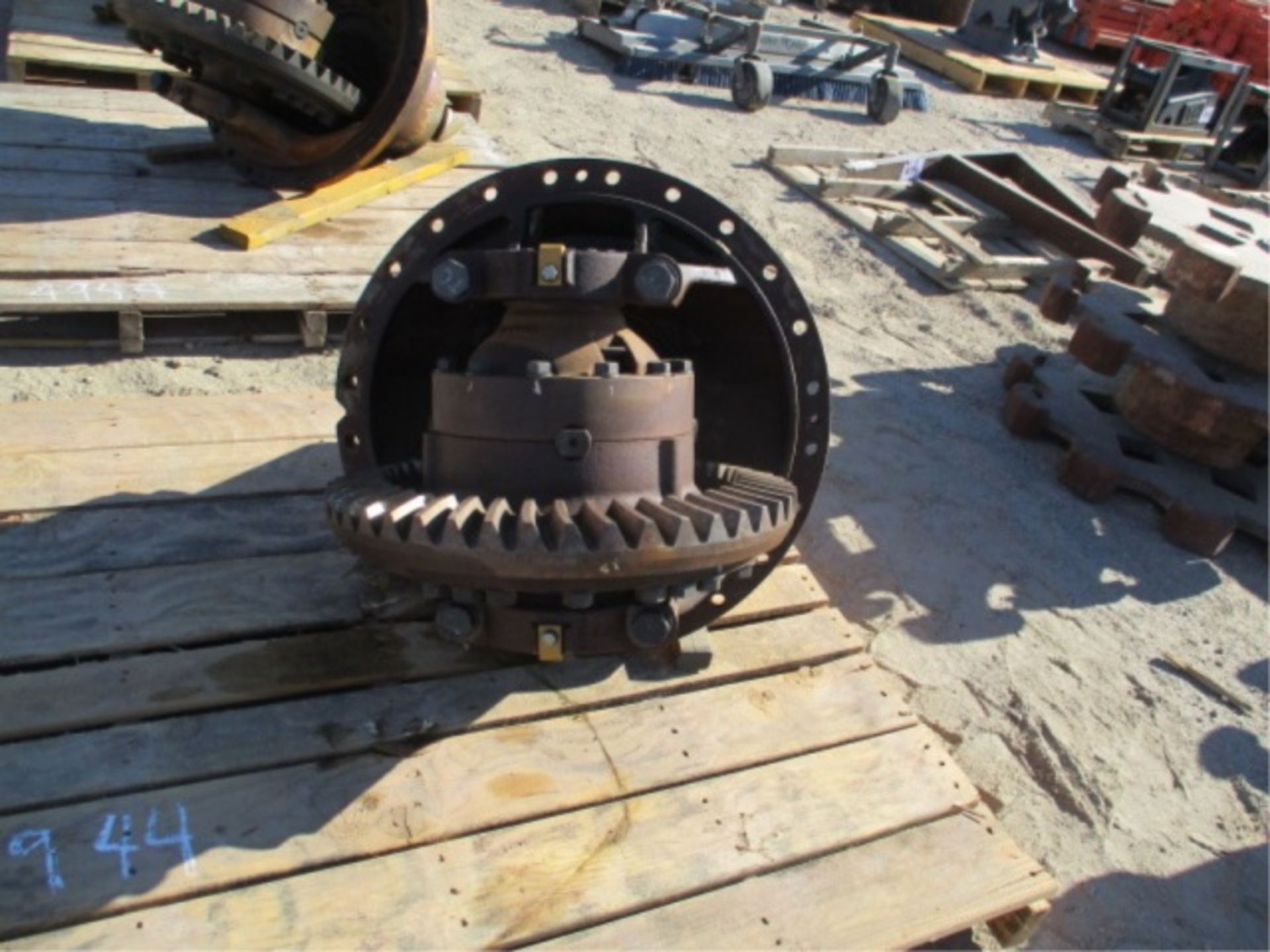 Cat 834/988 Differential - Image 8 of 9