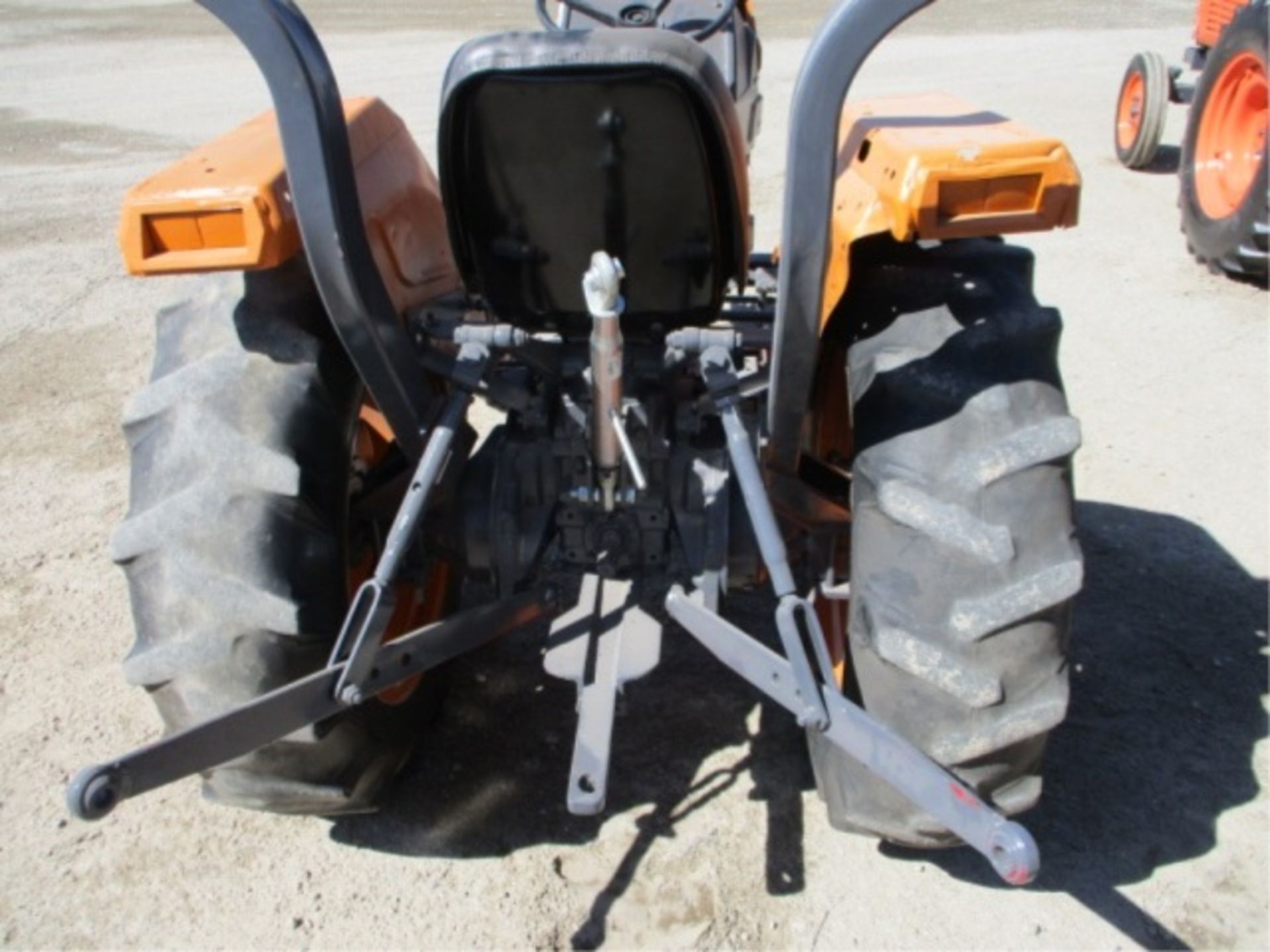 Kubota L2500 Utility Ag Tractor, 3-Cyl Diesel, PTO, 3-Point Hitch, Roll Bar, S/N: 21247, Mile/ - Image 23 of 40