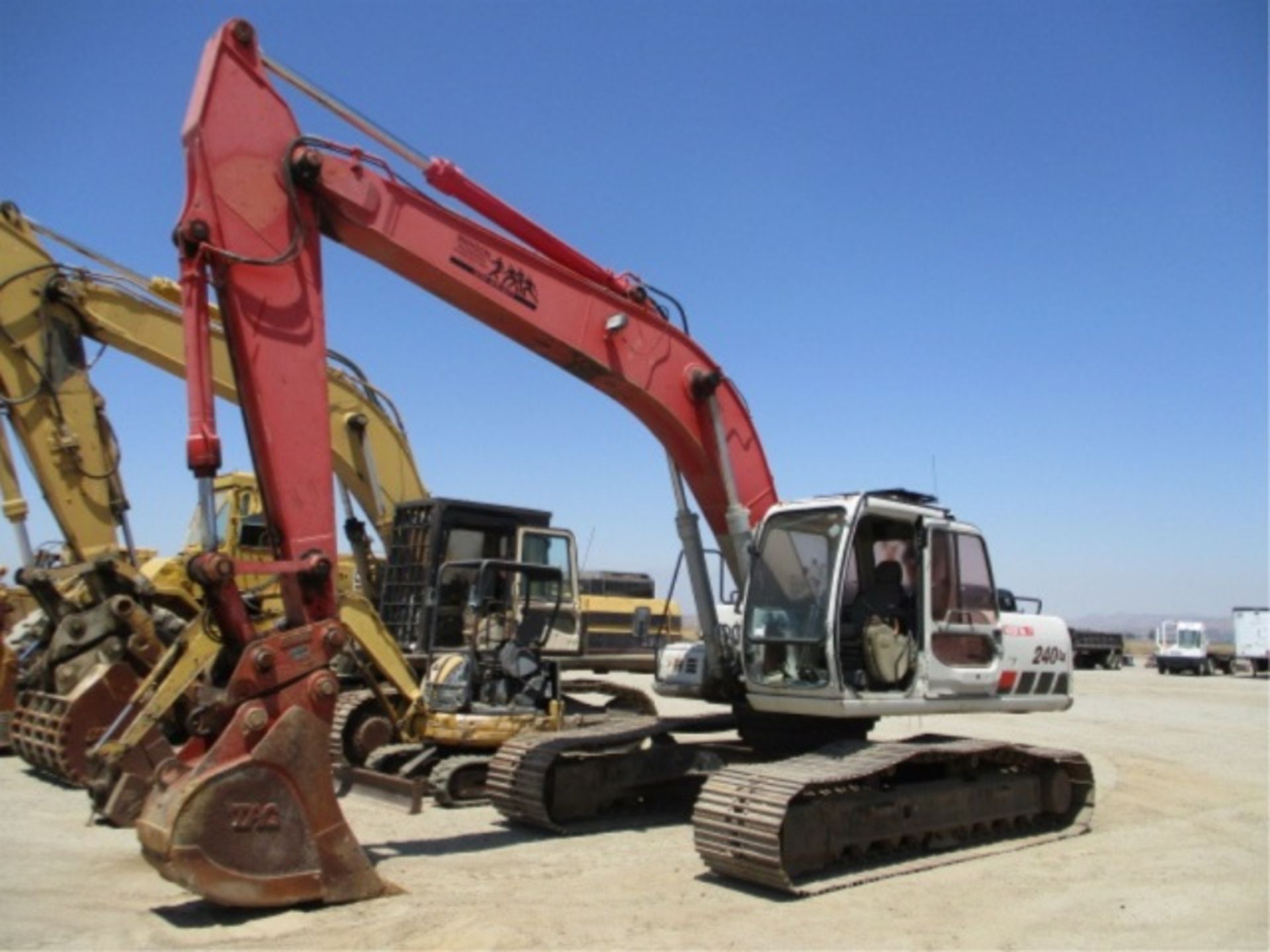 2005 Linkbelt 240 LX Hydraulic Excavator, Isuzu 6-Cyl Diesel, Hendrix Q/C, Cab W/AC, 24" Tooth - Image 2 of 39