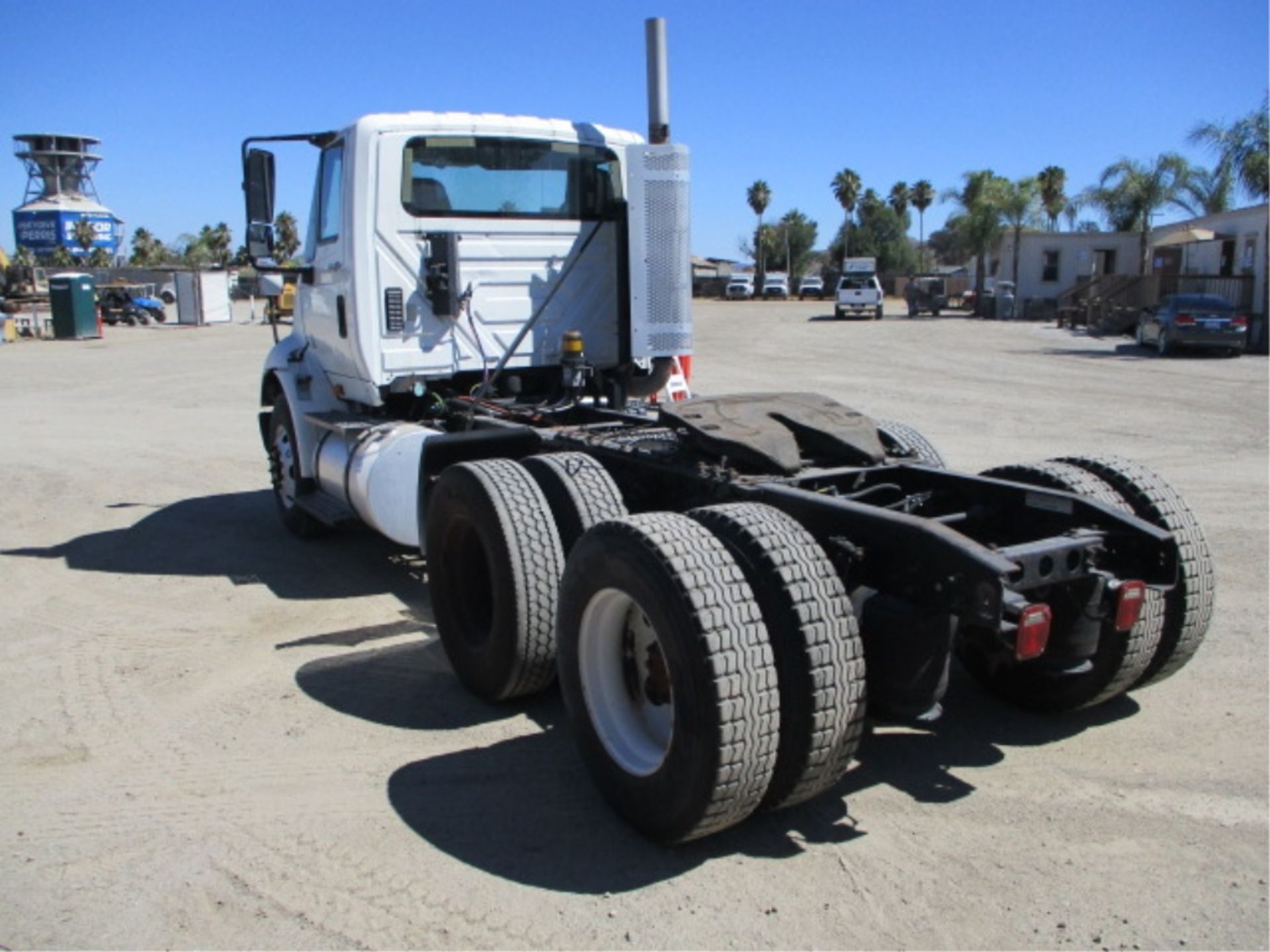 2009 International 8600 T/A Truck Tractor, 10.9L 6-Cyl Diesel, Eaton Fuller 10-Speed, Sliding 5th - Image 16 of 56