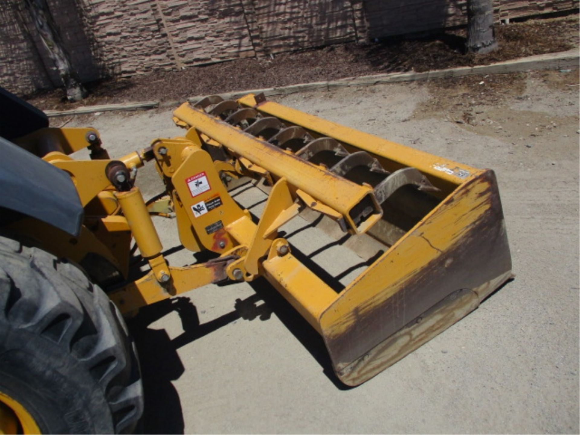 2013 John Deere 210K Skip Loader, 4x4, 4.5L John Deere Diesel, 4-Speed, 4-In-1 Bucket, 4-Way Rear - Image 21 of 57