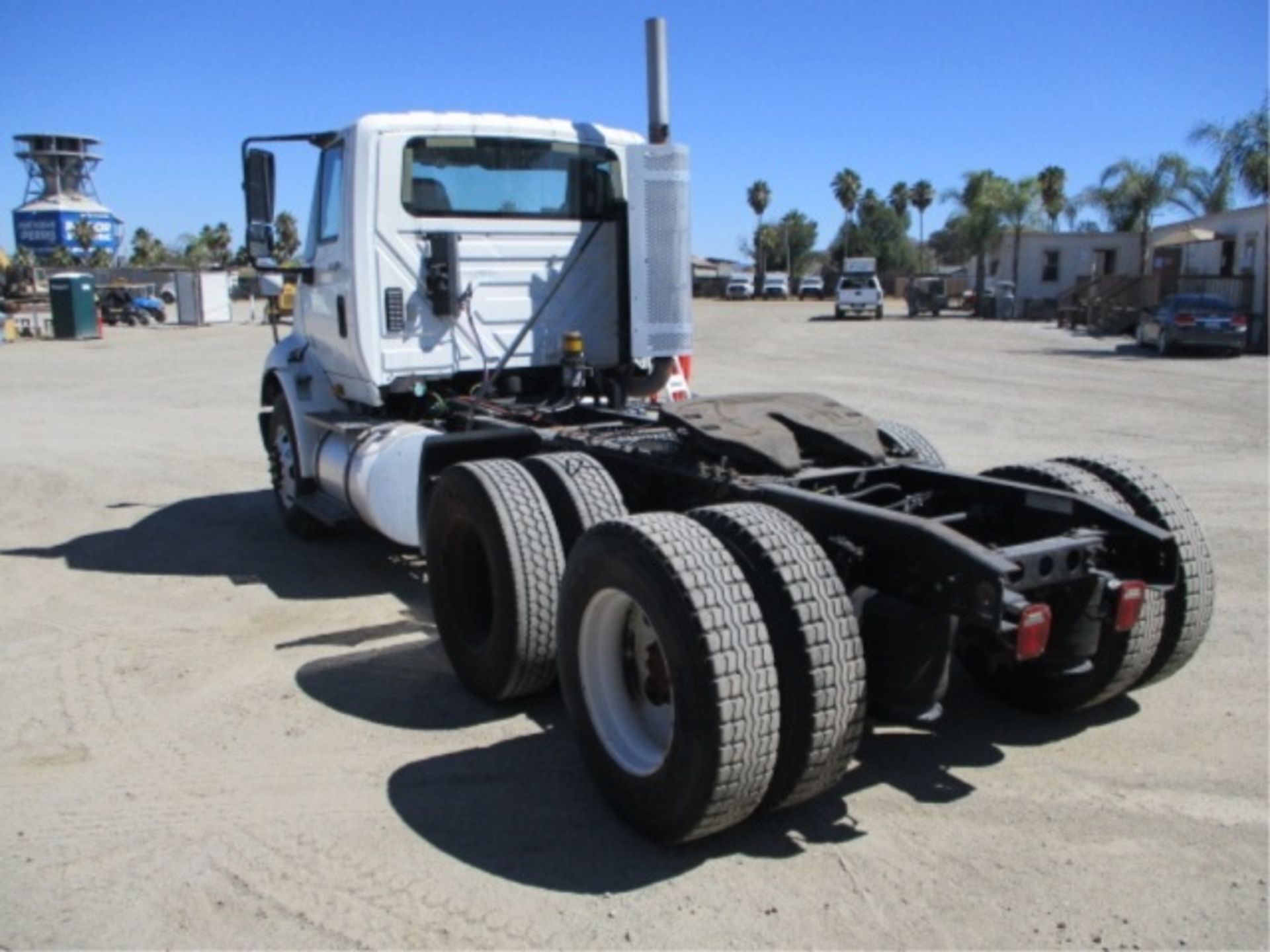 2009 International 8600 T/A Truck Tractor, 10.9L 6-Cyl Diesel, Eaton Fuller 10-Speed, Sliding 5th - Image 14 of 56