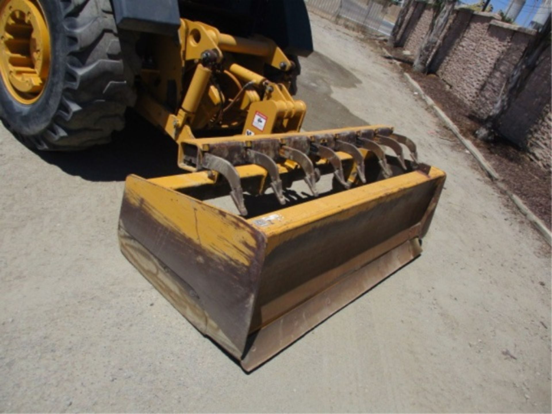 2013 John Deere 210K Skip Loader, 4x4, 4.5L John Deere Diesel, 4-Speed, 4-In-1 Bucket, 4-Way Rear - Image 23 of 57