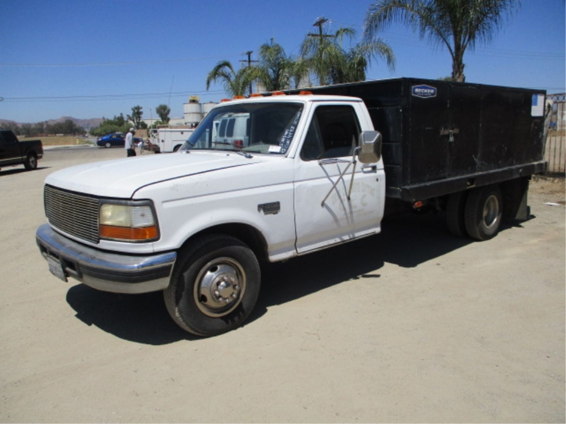 Ford F350 Saw Truck, 7.3L Power Stroke Diesel, Automatic, Waltco Lift Gate, Poly Water Tank, Storage