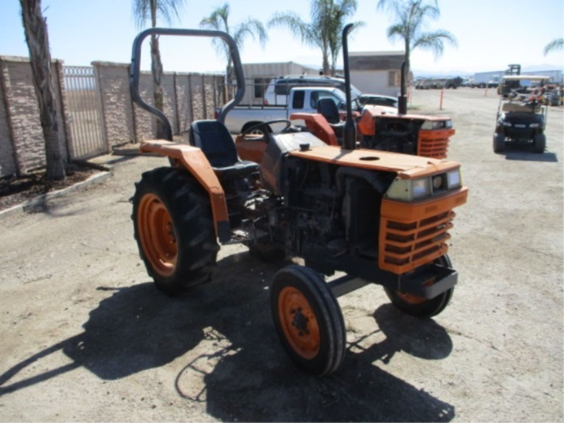 Kubota L2500 Utility Ag Tractor, 3-Cyl Diesel, PTO, 3-Point Hitch, Roll Bar, S/N: 21247, Mile/ - Image 5 of 40