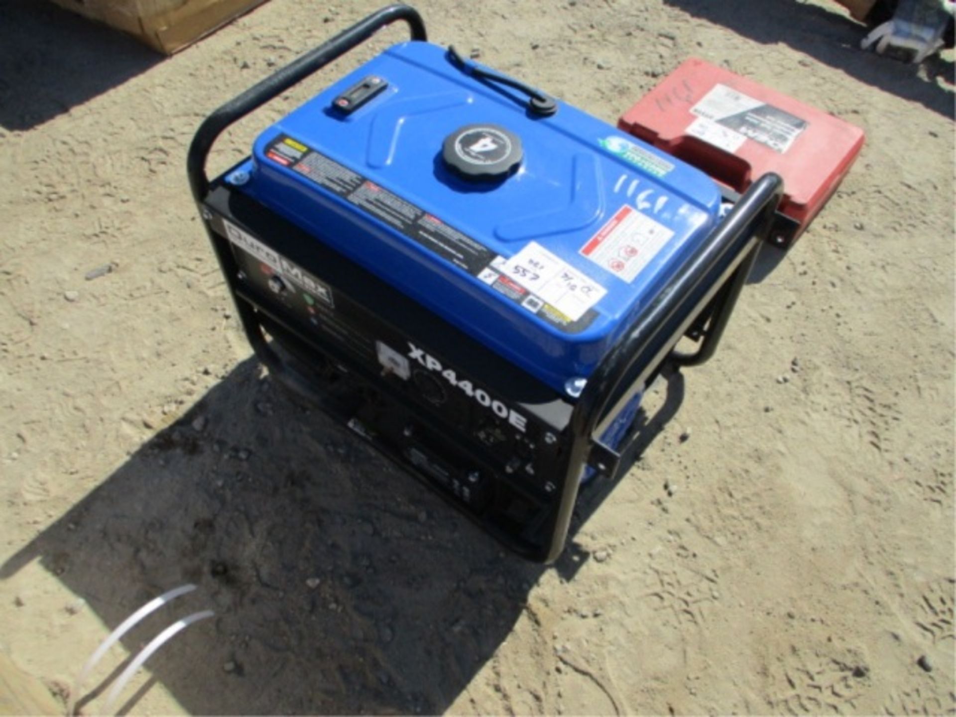 Duro Max XP4400E Gas Generator, 4,400 Watts