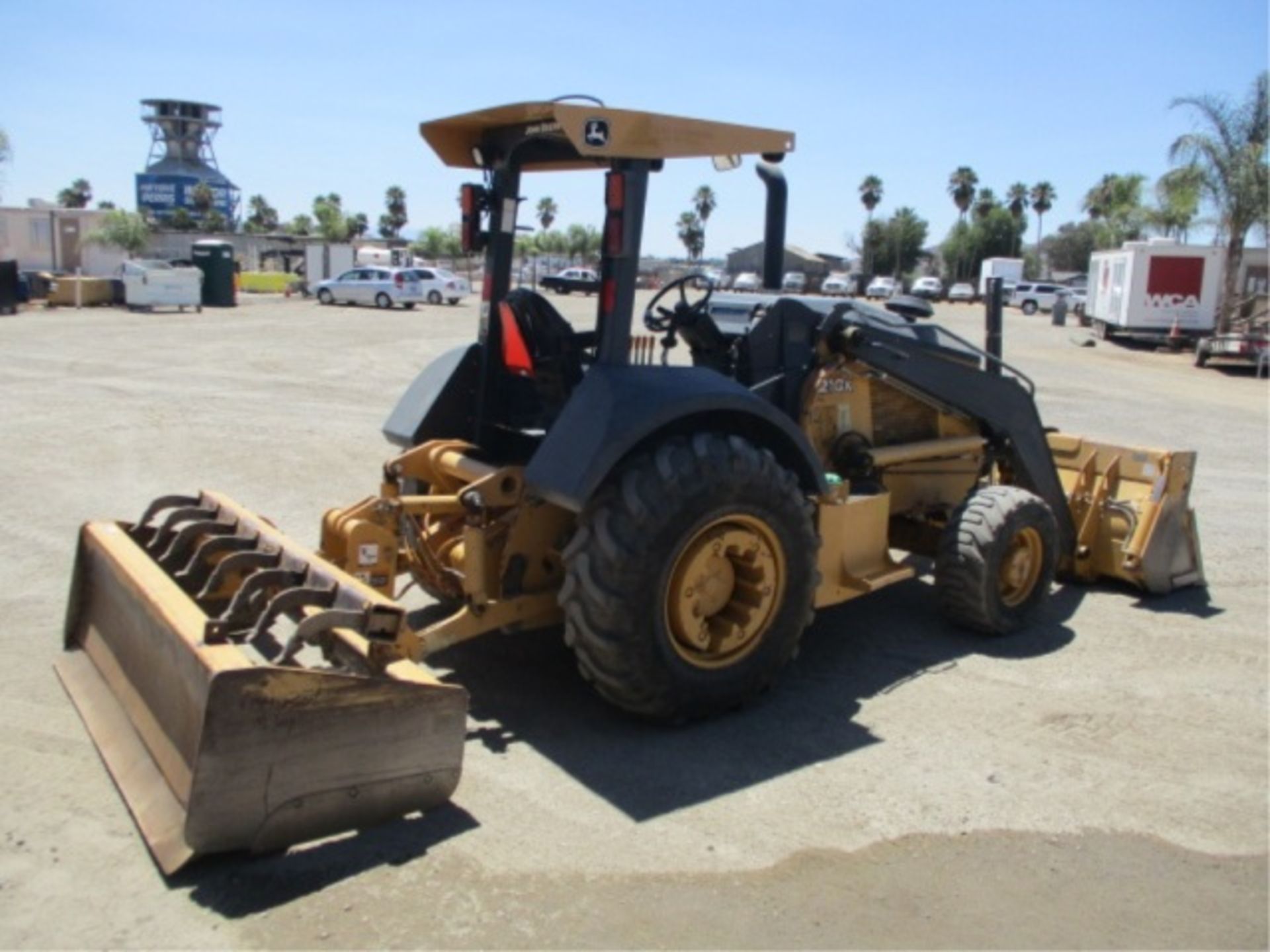 2013 John Deere 210K Skip Loader, 4x4, 4.5L John Deere Diesel, 4-Speed, 4-In-1 Bucket, 4-Way Rear - Image 8 of 57