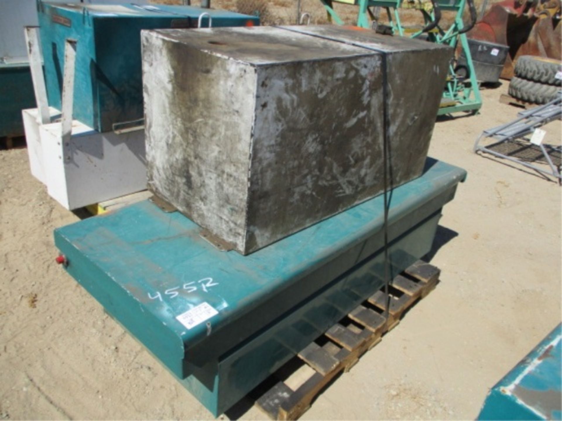 Auxiliary Fuel Tank & Tool Box - Image 2 of 9