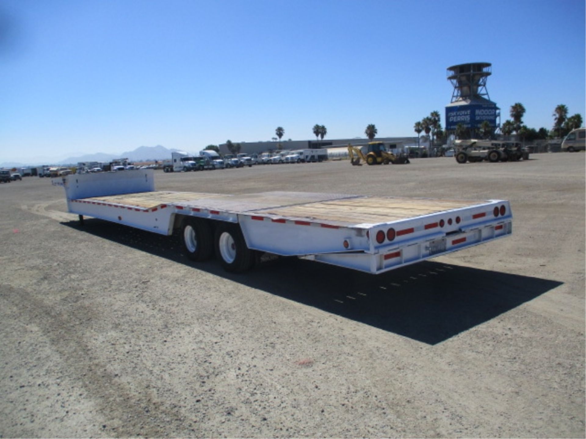 2000 Trail King TK70HT-482 T/A Equipment Trailer, 48', Wood Deck, Hydraulic Dove Tail, 10' Upper - Image 16 of 88